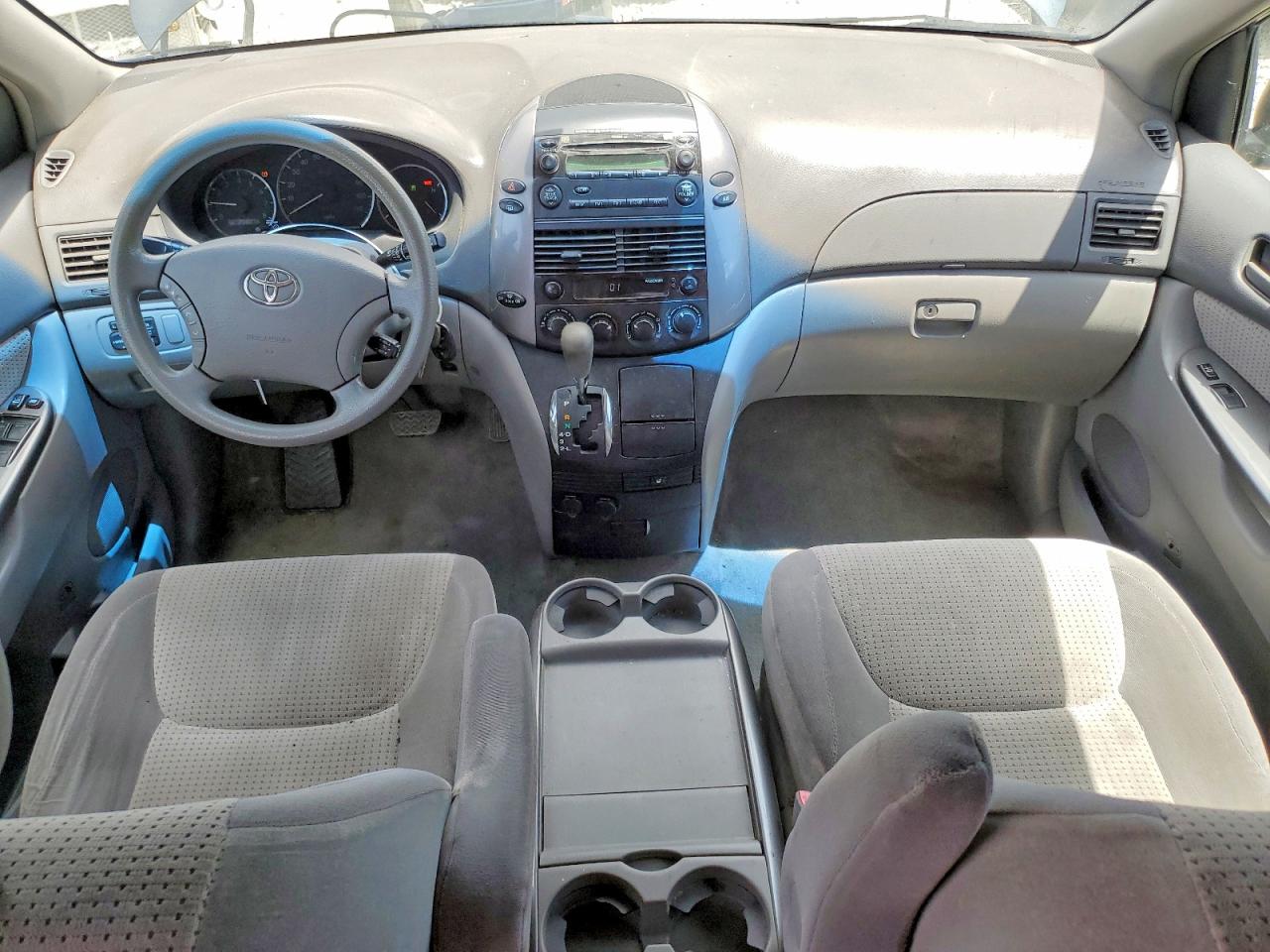 2008 Toyota Sienna Le 8-passenger Blue vin: 5TDZK23C18S134267