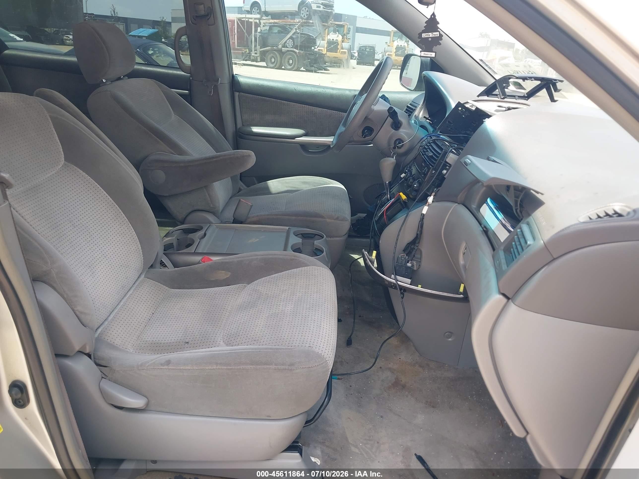 2008 Toyota Sienna Le Silver vin: 5TDZK23C18S142949