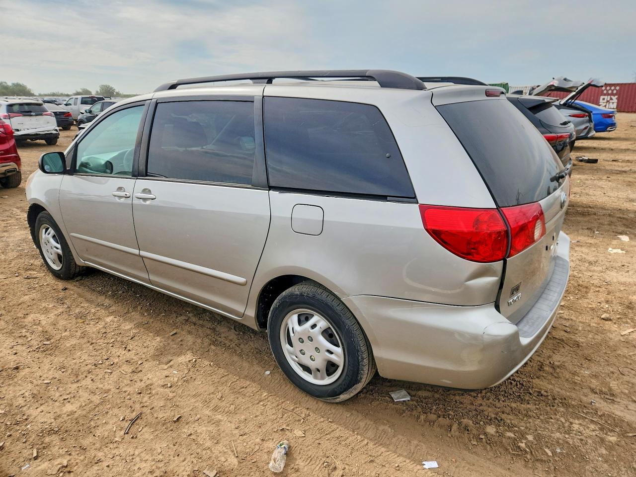 2008 Toyota Sienna Le 7-passenger Silver vin: 5TDZK23C18S143728