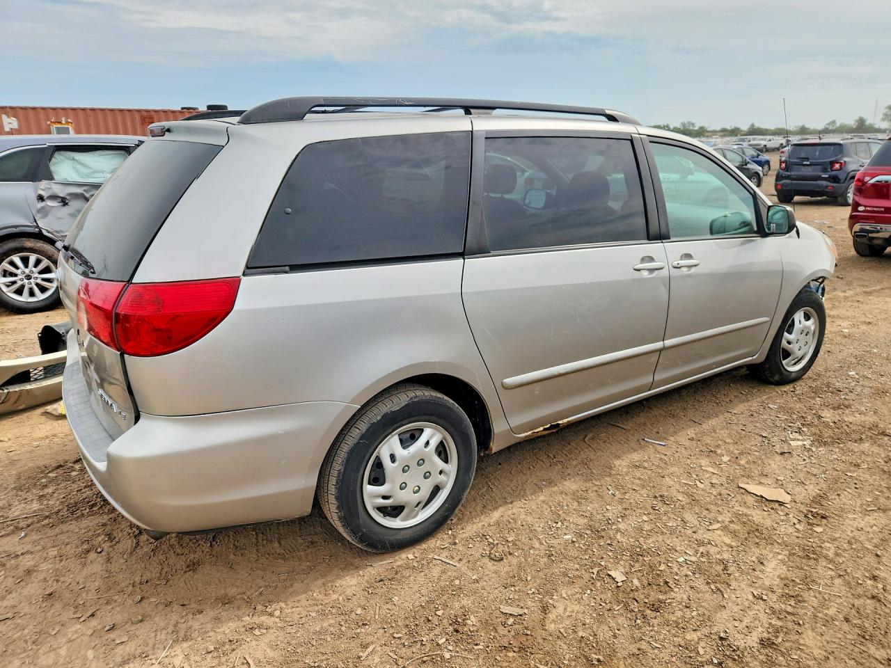 2008 Toyota Sienna Le 7-passenger Silver vin: 5TDZK23C18S143728