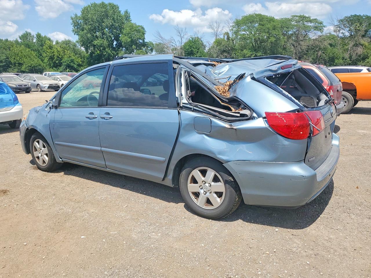 2008 Toyota Sienna Le 7-passenger Gray vin: 5TDZK23C18S144216