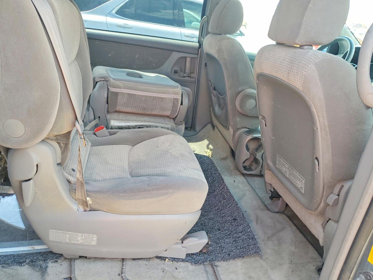 2008 Toyota Sienna Le 7-passenger Gray vin: 5TDZK23C18S144216