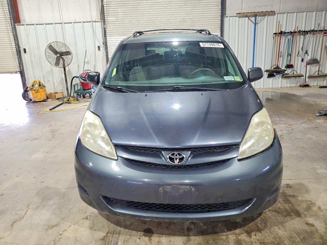 2008 Toyota Sienna Le 7-passenger Charcoal vin: 5TDZK23C18S160352