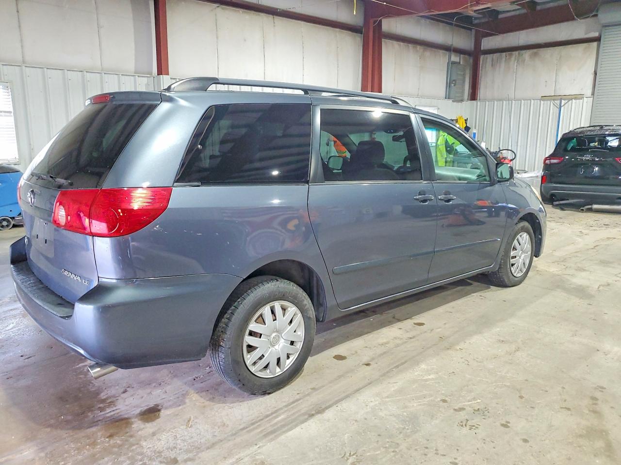 2008 Toyota Sienna Le 7-passenger Charcoal vin: 5TDZK23C18S160352