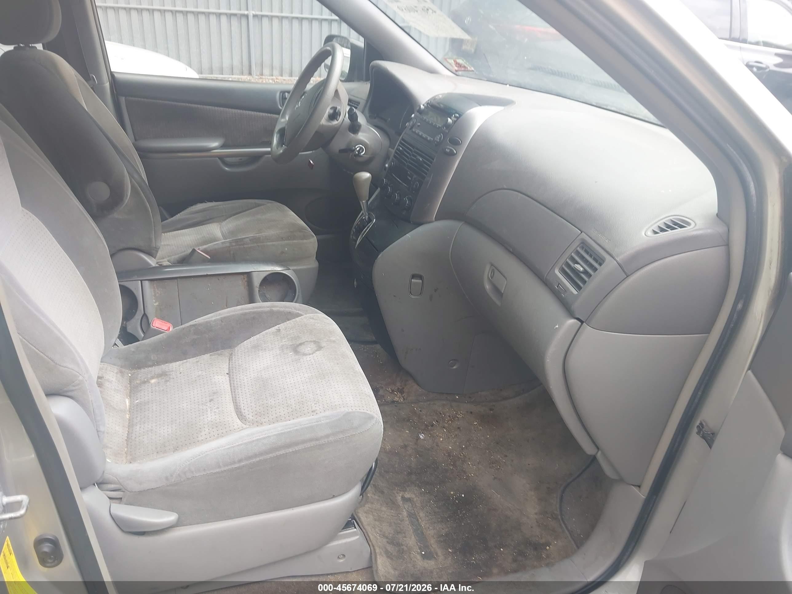 2008 Toyota Sienna Le Beige vin: 5TDZK23C18S162893