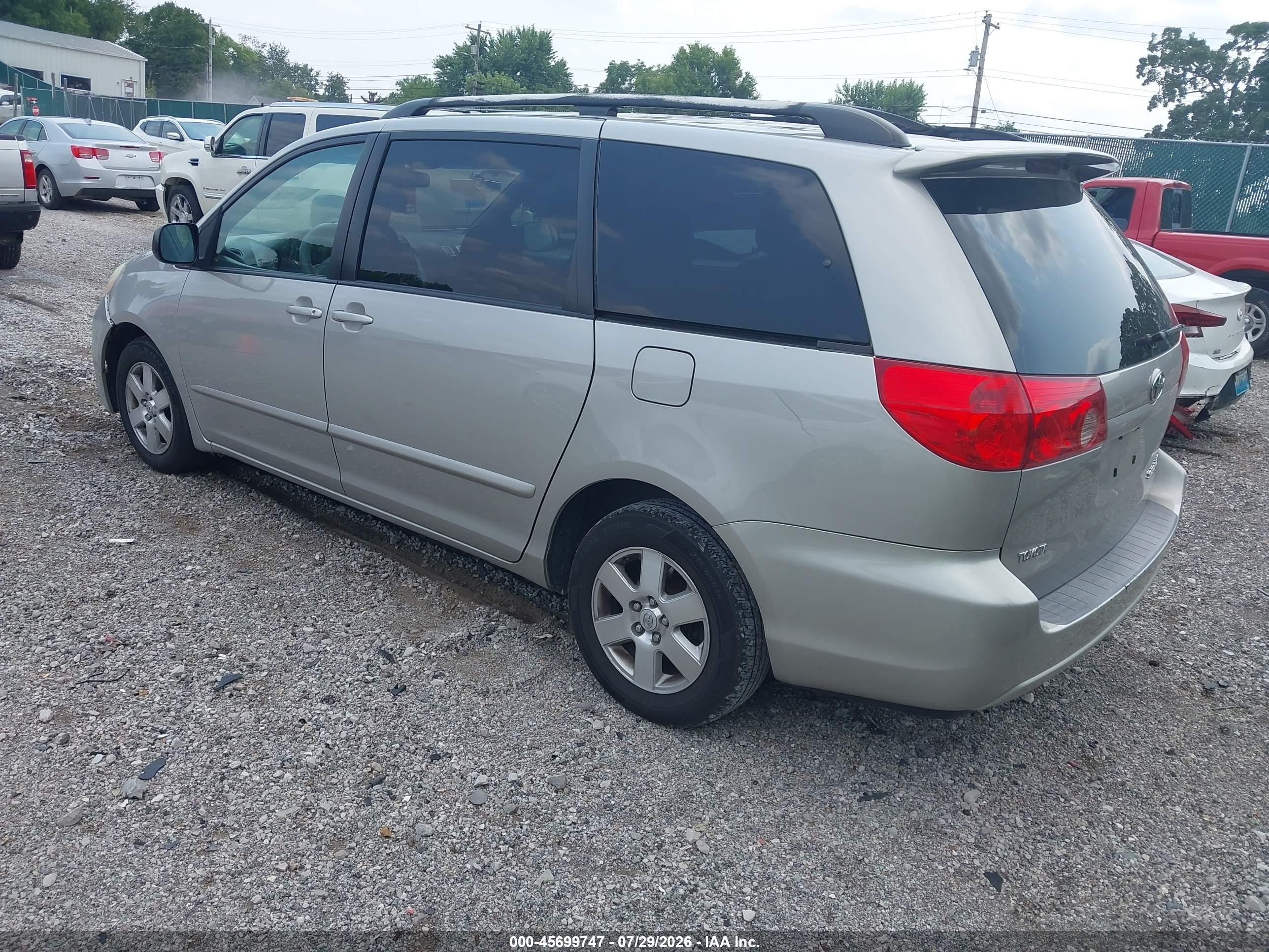2008 Toyota Sienna Le Silver vin: 5TDZK23C18S170878