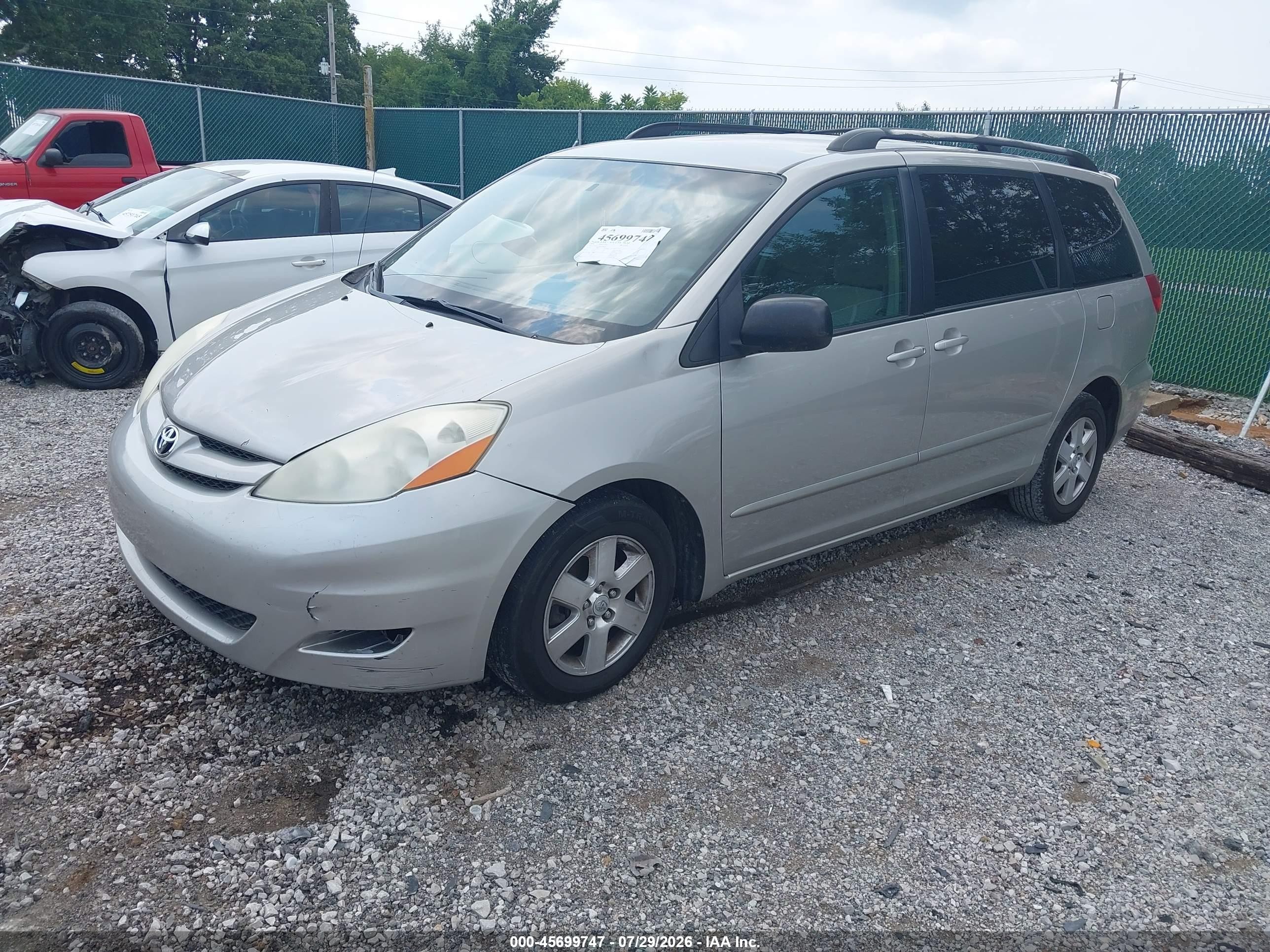 2008 Toyota Sienna Le Silver vin: 5TDZK23C18S170878