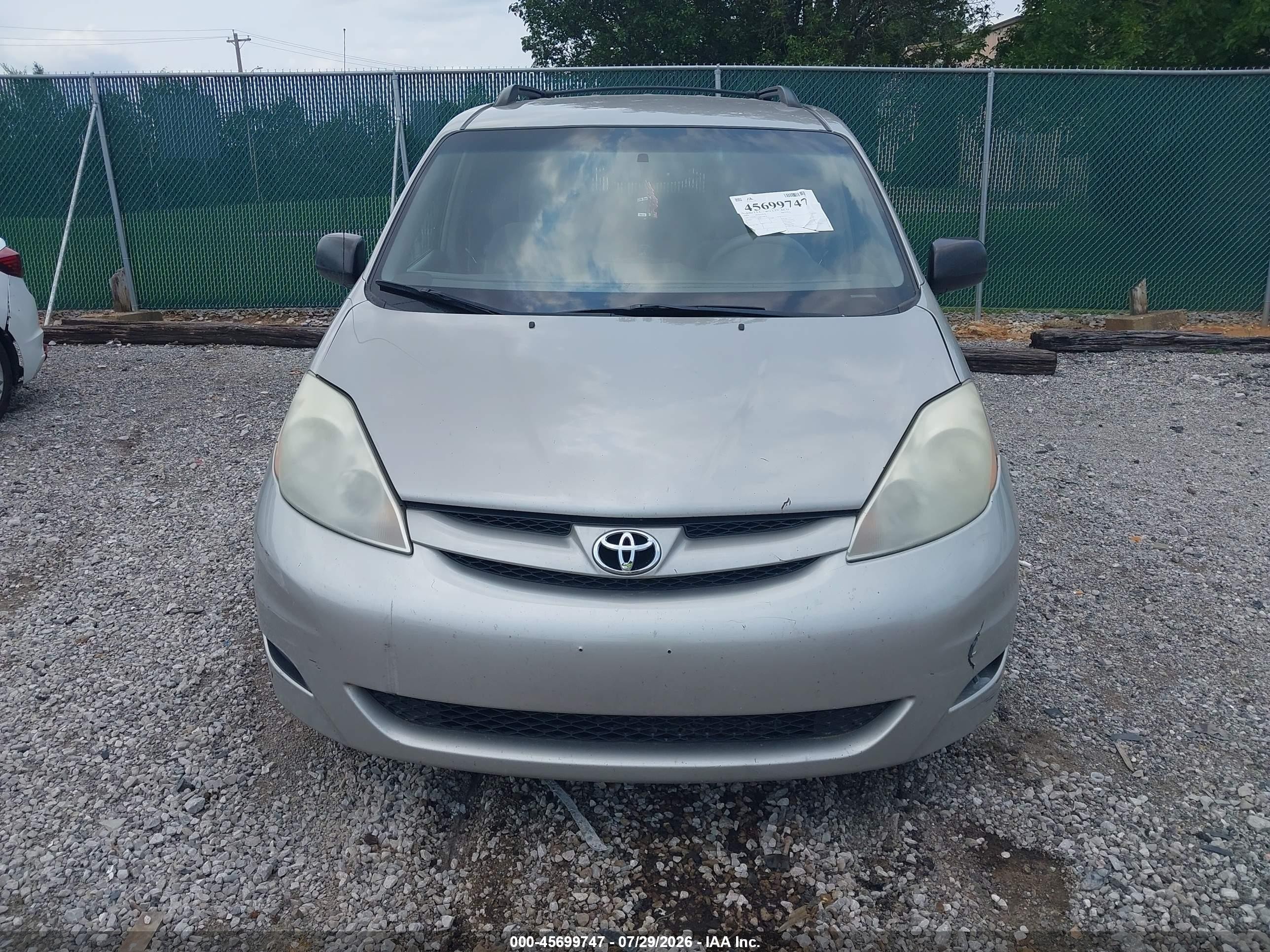 2008 Toyota Sienna Le Silver vin: 5TDZK23C18S170878