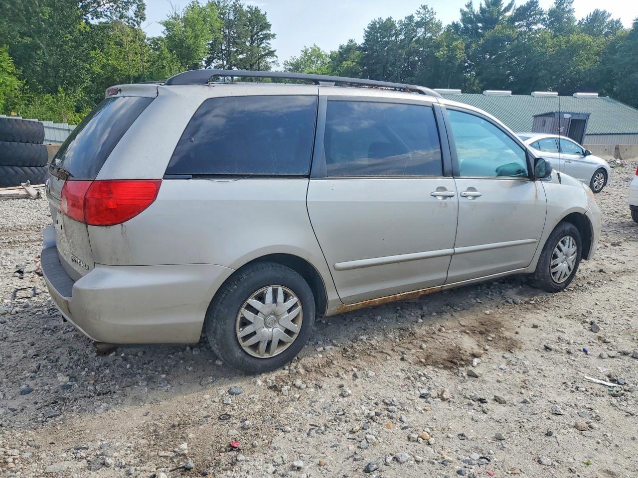 2008 Toyota Sienna Le 8-passenger Gold vin: 5TDZK23C18S173554