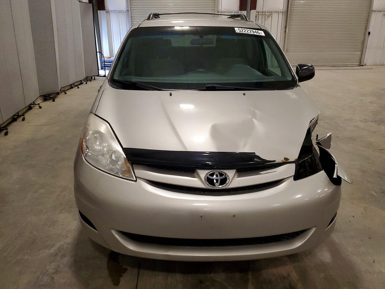 2008 Toyota Sienna Le 8-passenger Silver vin: 5TDZK23C18S188135