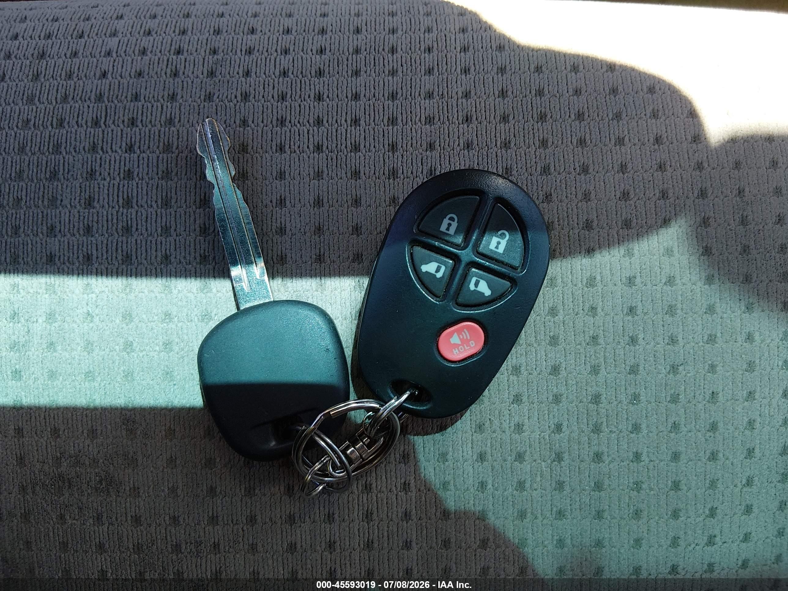 2008 Toyota Sienna Le Gold vin: 5TDZK23C18S199653