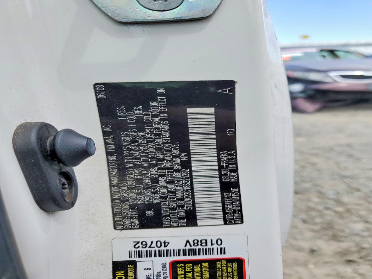 2008 Toyota Sienna Le 8-passenger White vin: 5TDZK23C18S221392