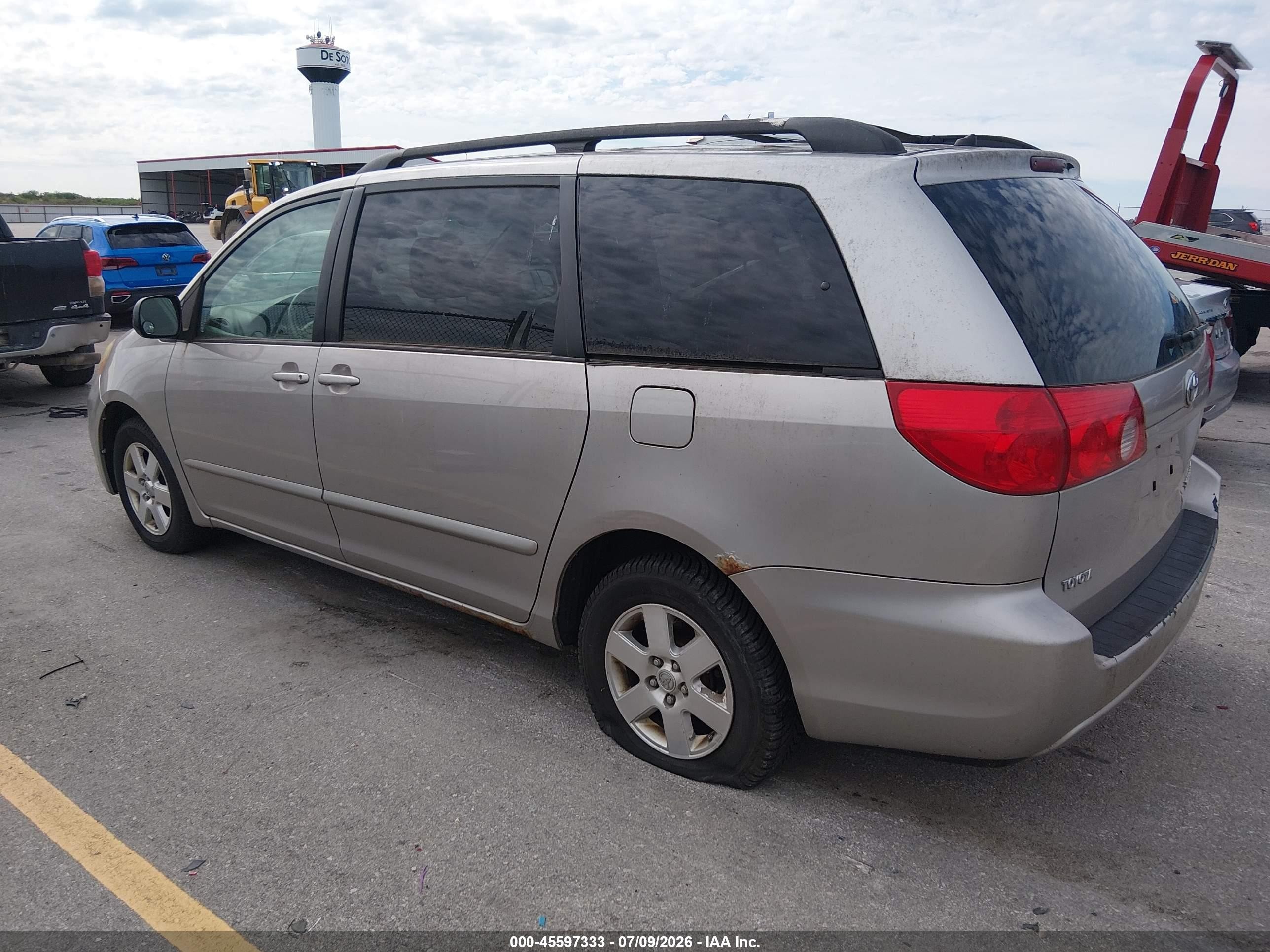 2009 Toyota Sienna Le Золотой vin: 5TDZK23C19S242437
