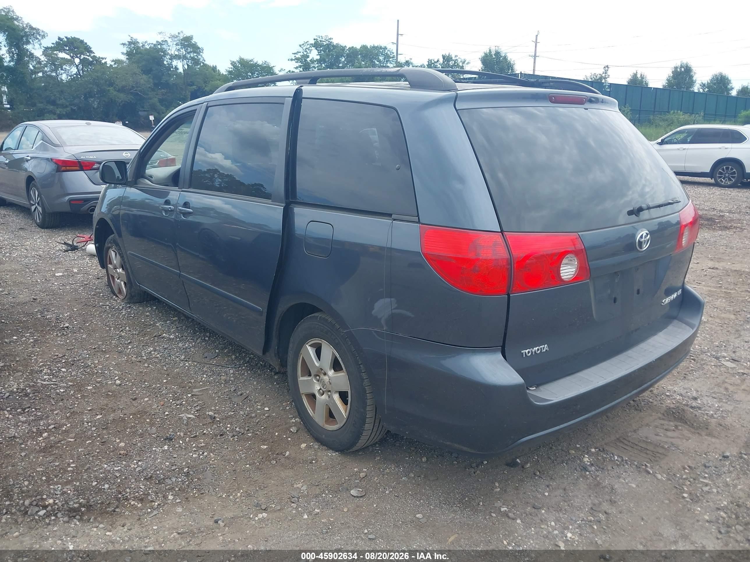2009 Toyota Sienna Le Green vin: 5TDZK23C19S243197