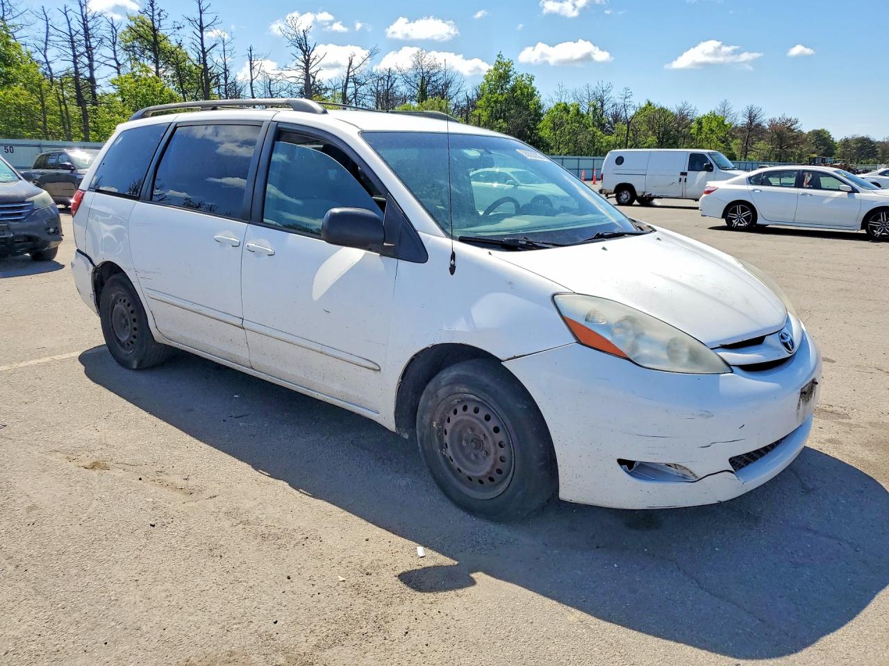 2009 Toyota Sienna White vin: 5TDZK23C19S253437