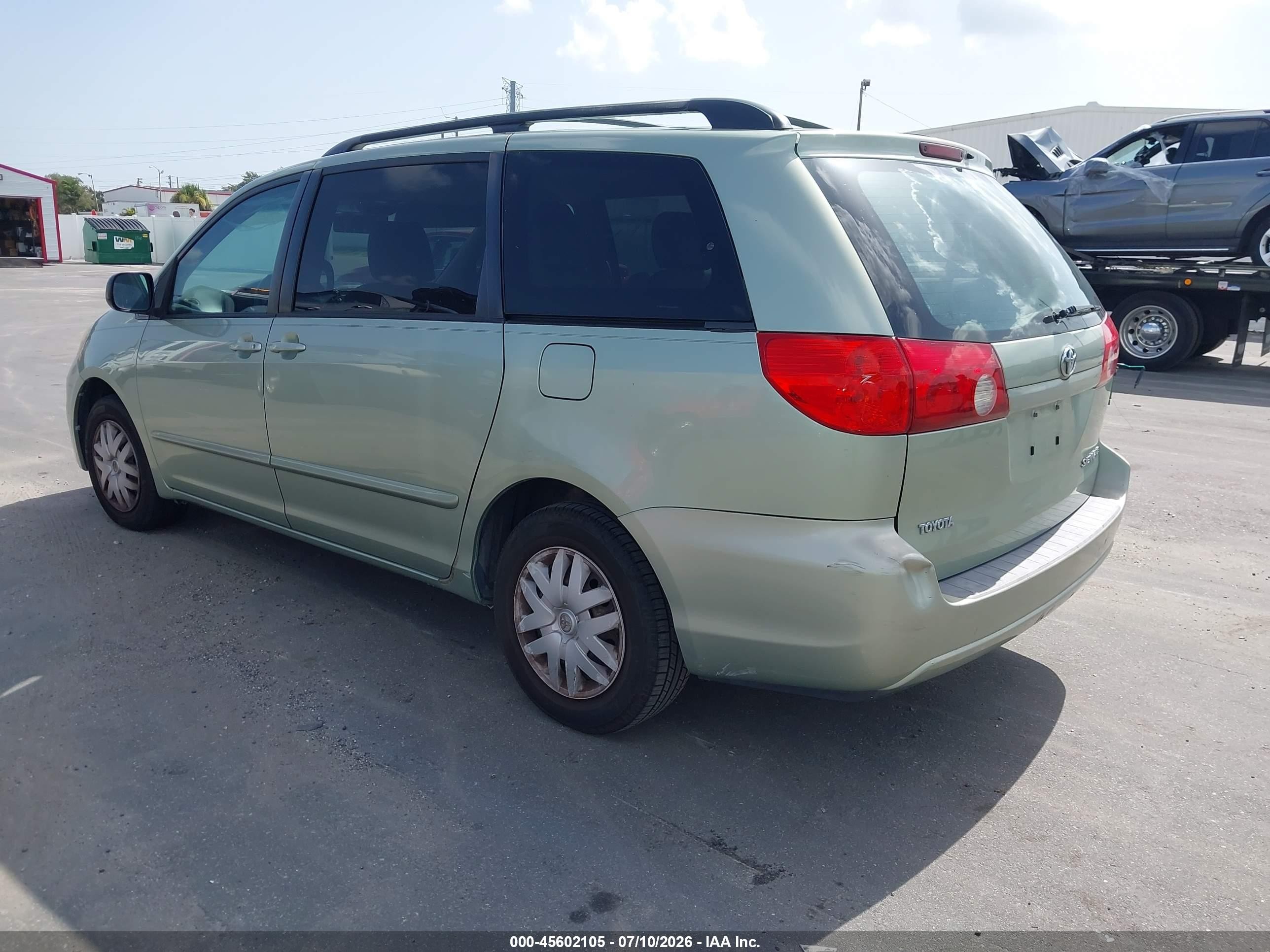2009 Toyota Sienna Le Green vin: 5TDZK23C19S266866