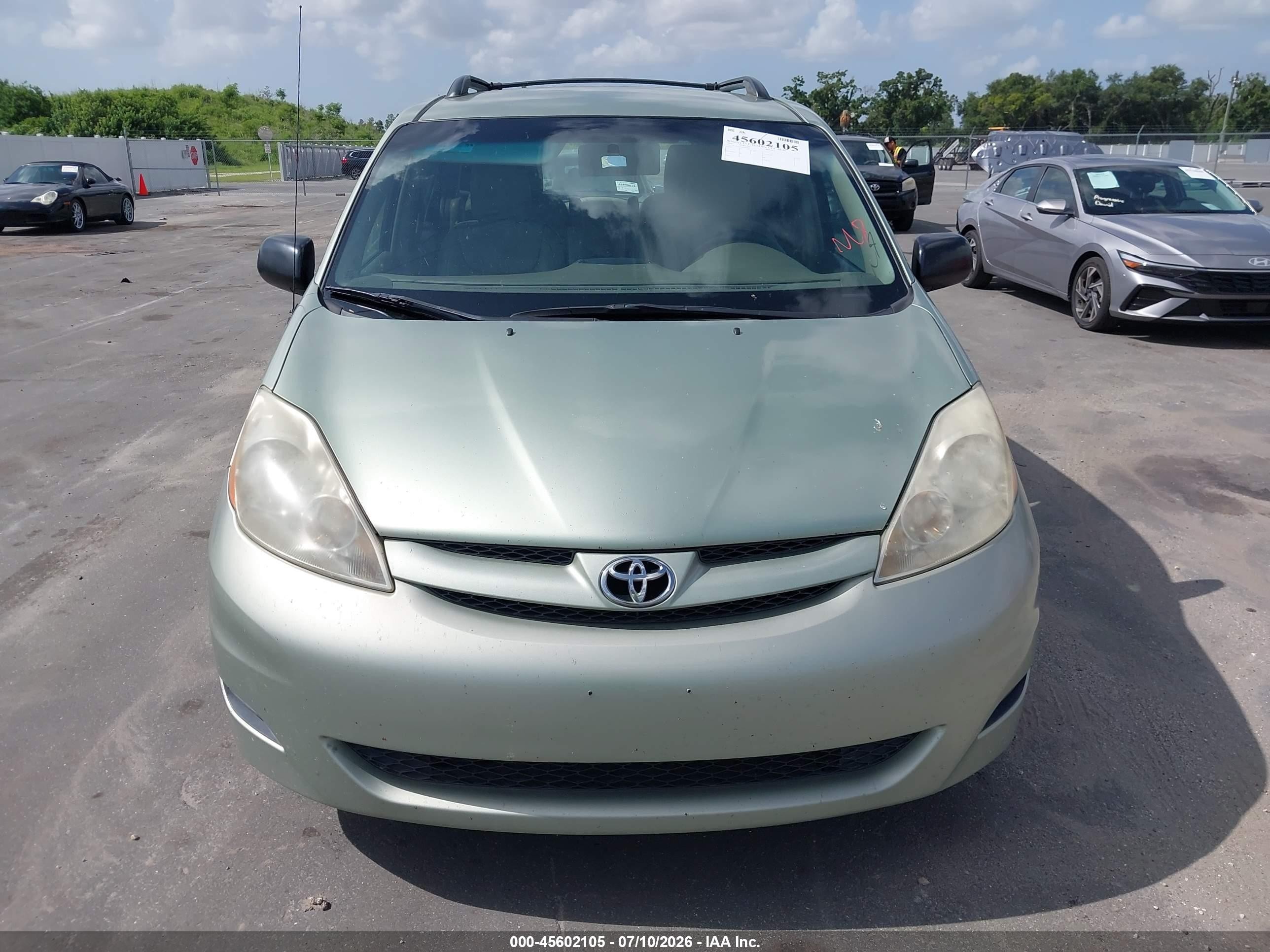 2009 Toyota Sienna Le Green vin: 5TDZK23C19S266866