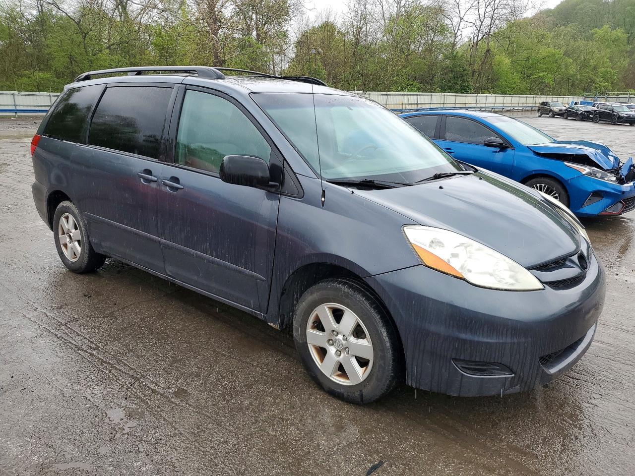 2009 Toyota Sienna Le 7-passenger Blue vin: 5TDZK23C19S269718