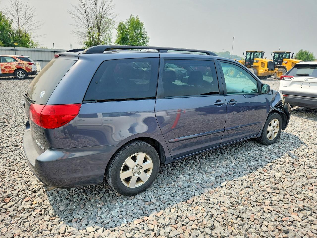 2009 Toyota Sienna Le 8-passenger Blue vin: 5TDZK23C19S286874