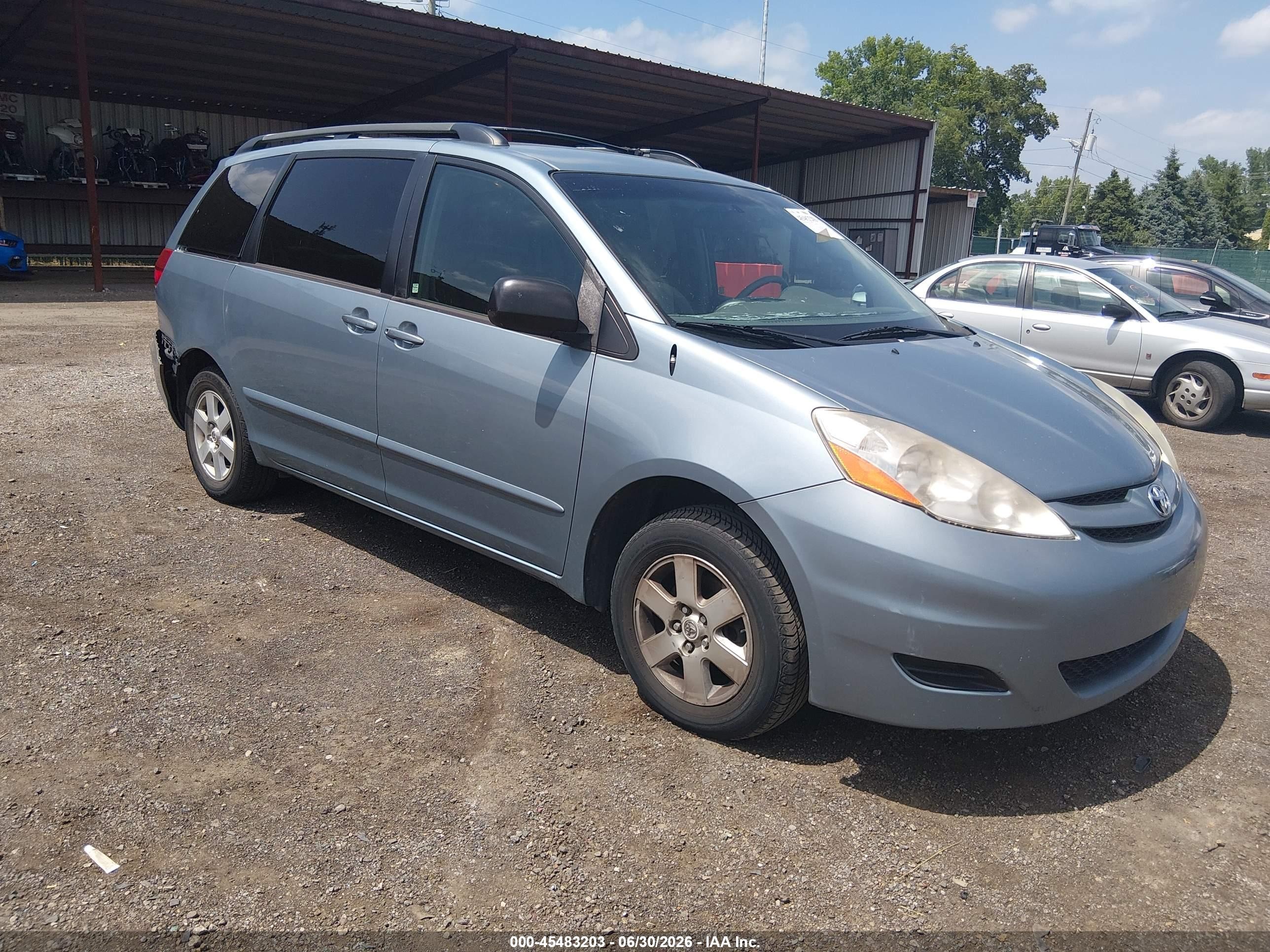 2007 Toyota Sienna Le Light Blue vin: 5TDZK23C27S001029