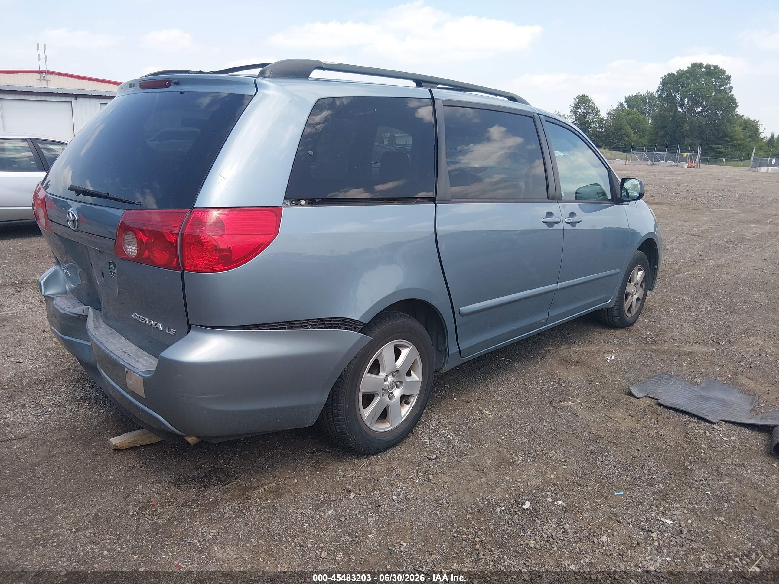 2007 Toyota Sienna Le Light Blue vin: 5TDZK23C27S001029