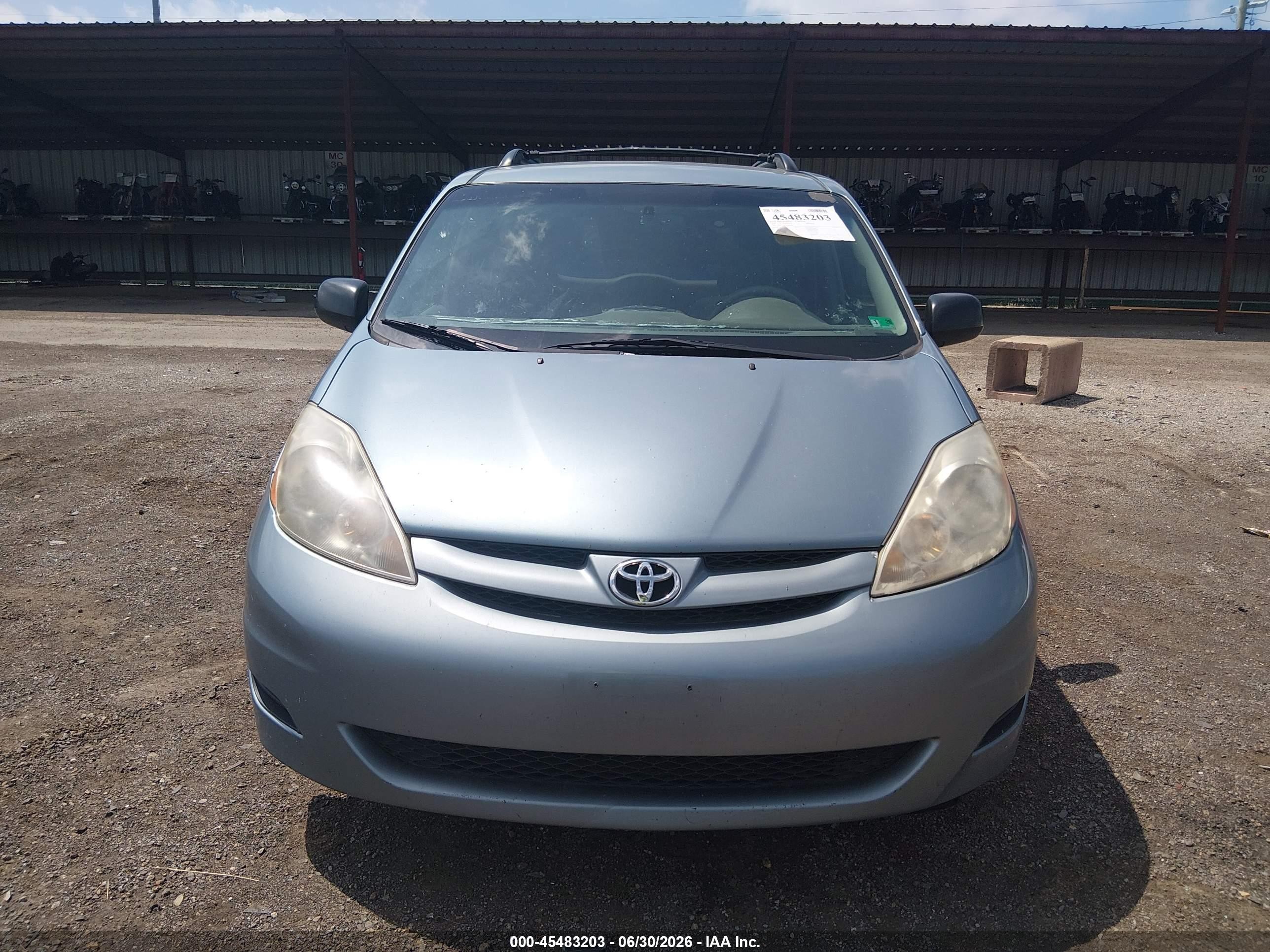 2007 Toyota Sienna Le Light Blue vin: 5TDZK23C27S001029