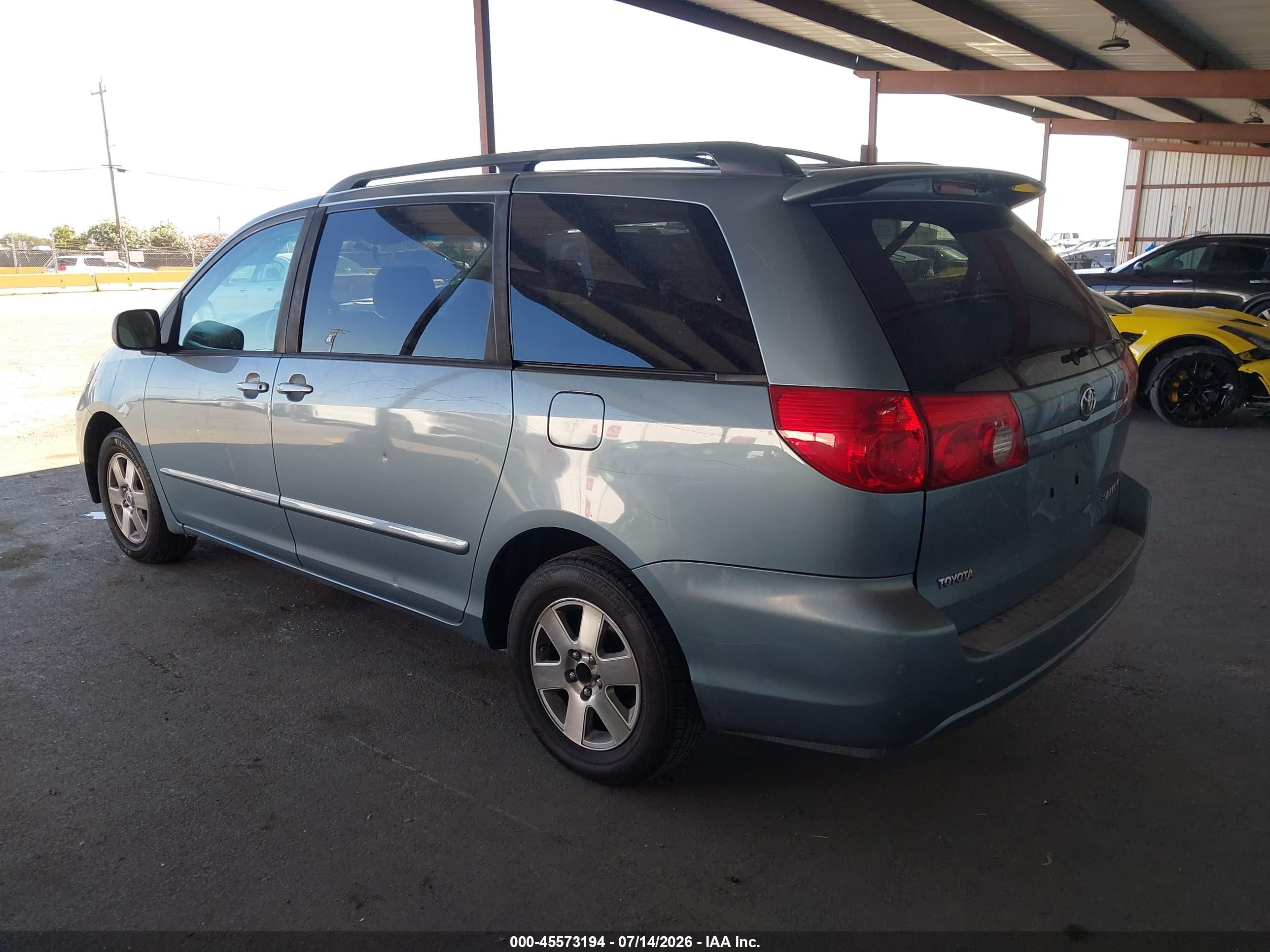 2007 Toyota Sienna Le Light Blue vin: 5TDZK23C27S002732