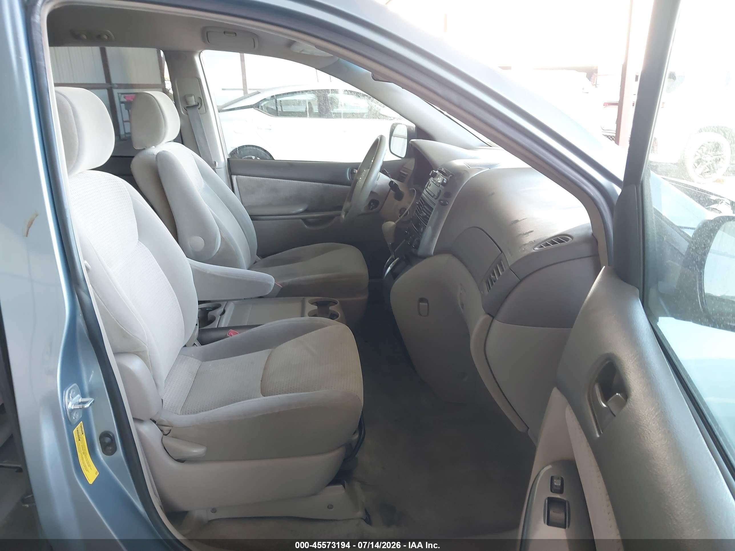 2007 Toyota Sienna Le Light Blue vin: 5TDZK23C27S002732