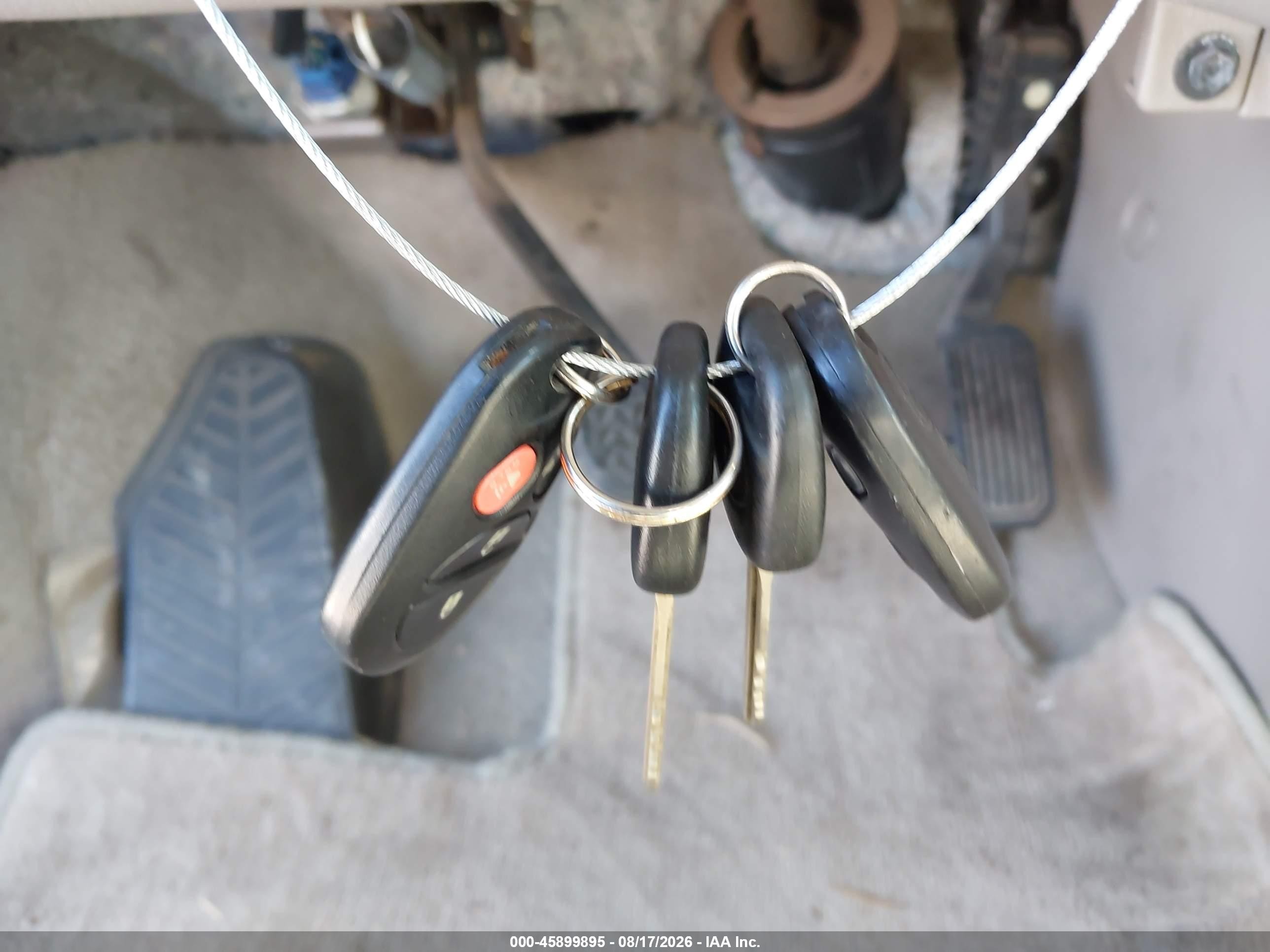 2007 Toyota Sienna Le Серебряный vin: 5TDZK23C27S011768