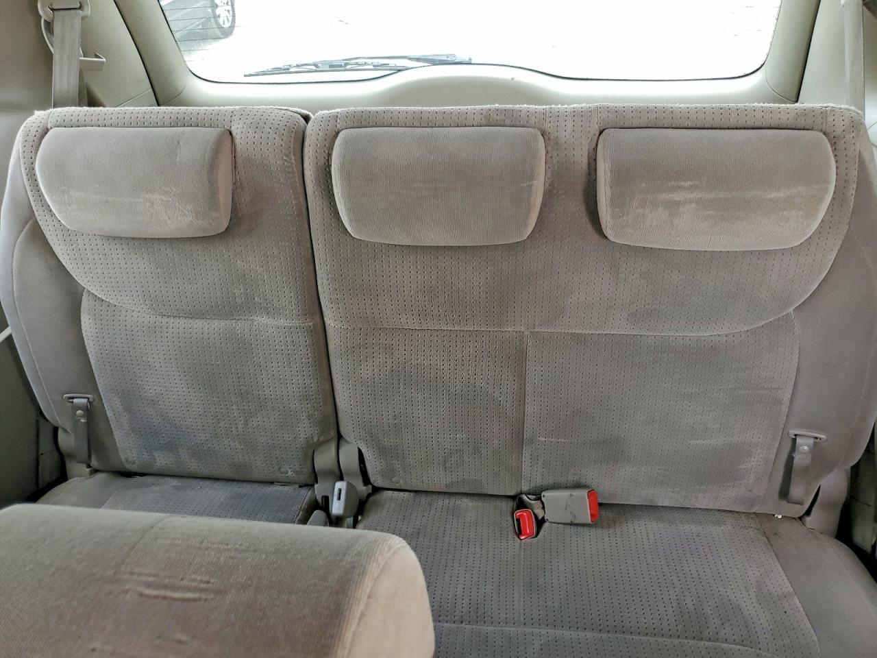 2007 Toyota Sienna Le 8-passenger Red vin: 5TDZK23C27S011771