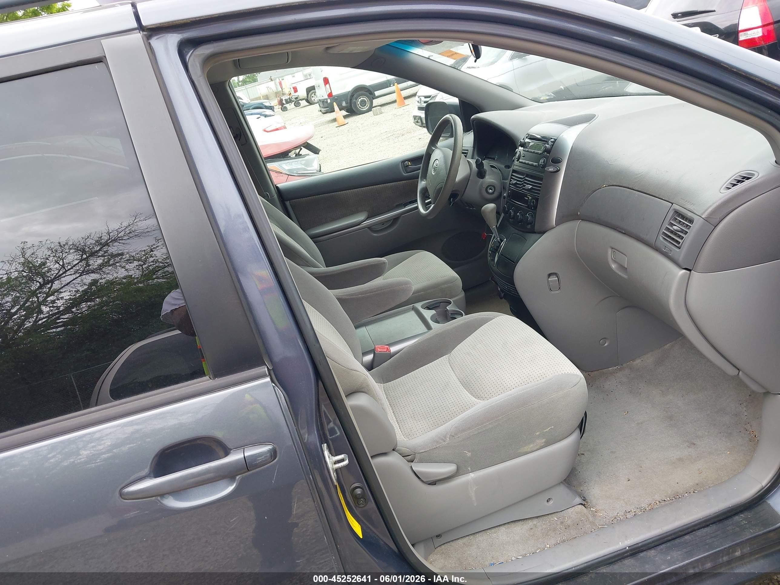 2007 Toyota Sienna Le Blue vin: 5TDZK23C27S012886