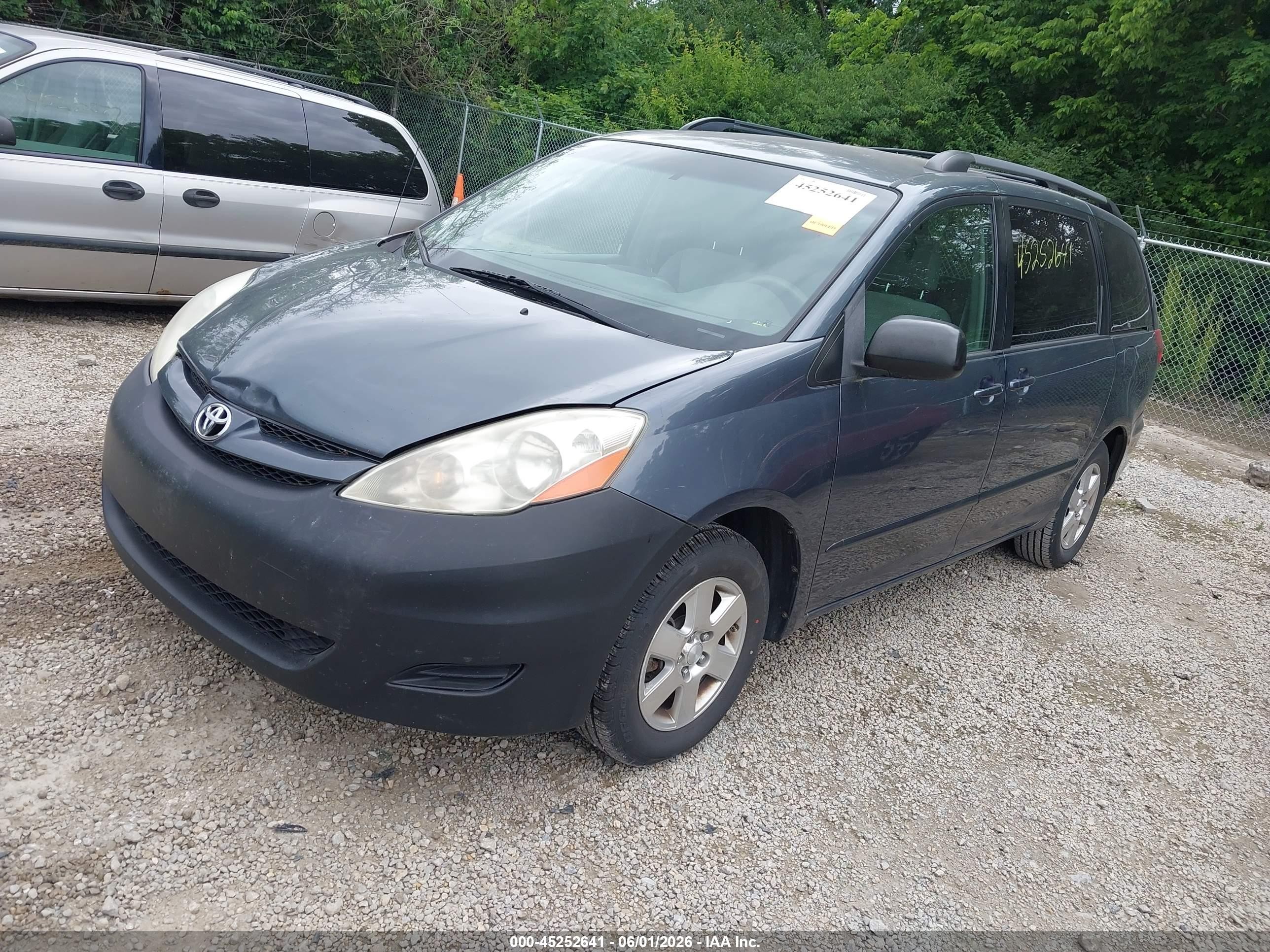 2007 Toyota Sienna Le Blue vin: 5TDZK23C27S012886