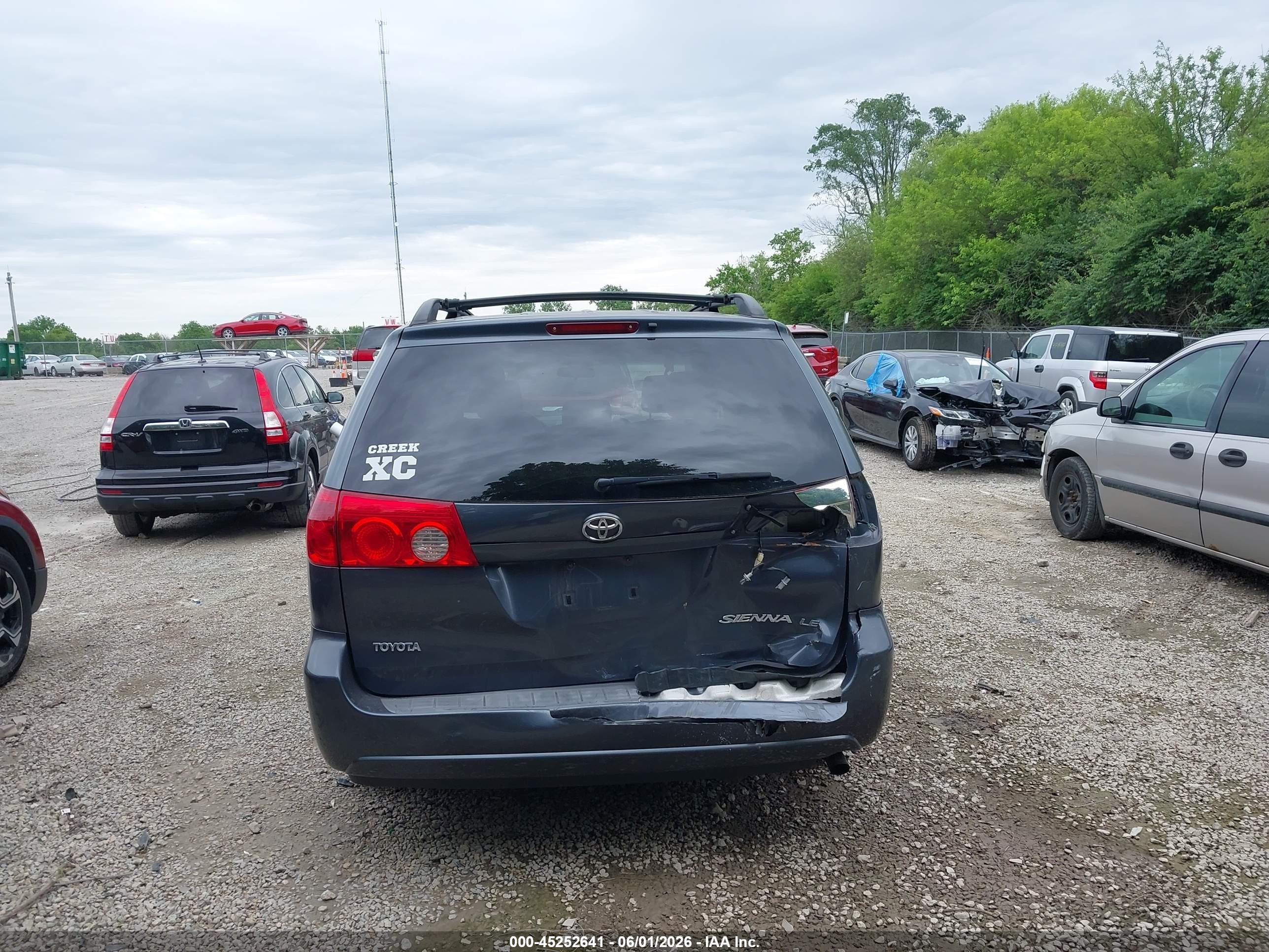 2007 Toyota Sienna Le Blue vin: 5TDZK23C27S012886