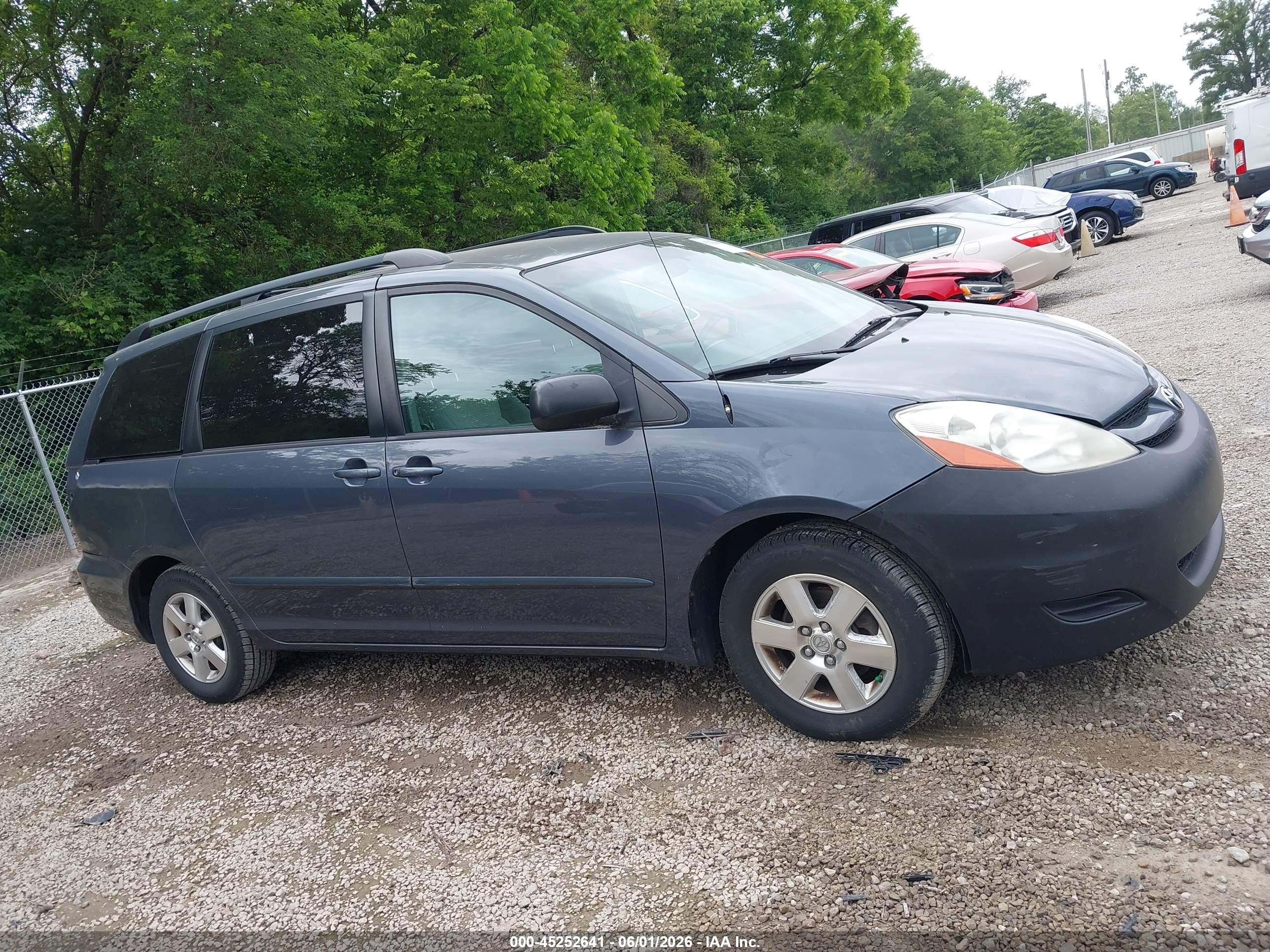 2007 Toyota Sienna Le Blue vin: 5TDZK23C27S012886