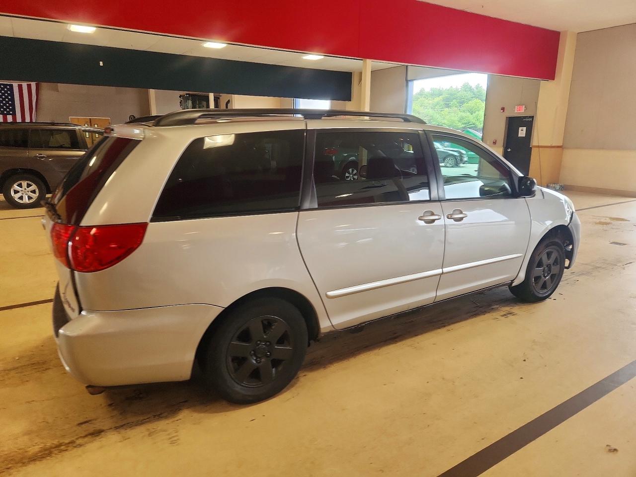 2007 Toyota Sienna Le 7-passenger Gray vin: 5TDZK23C27S013312