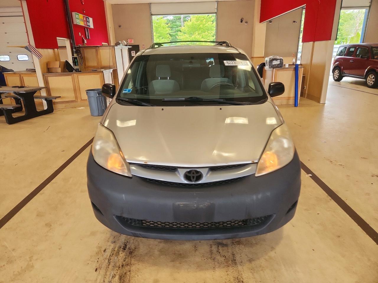 2007 Toyota Sienna Le 7-passenger Gray vin: 5TDZK23C27S013312