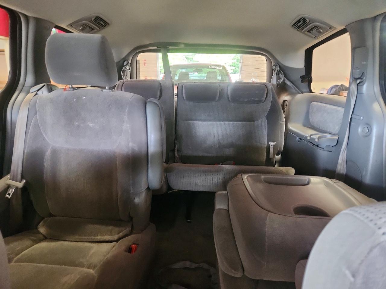 2007 Toyota Sienna Le 7-passenger Gray vin: 5TDZK23C27S013312