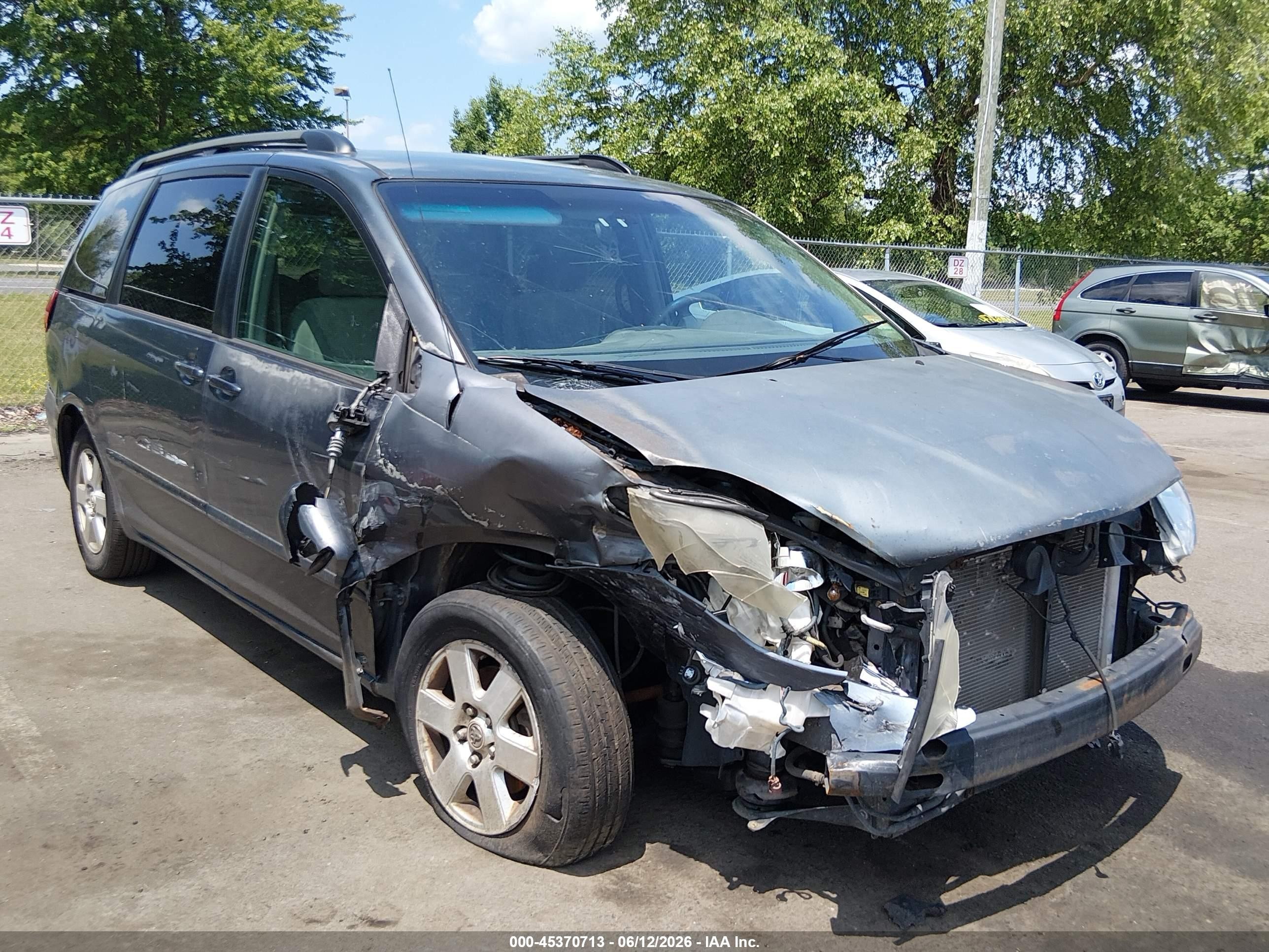 2007 Toyota Sienna Le Зеленый vin: 5TDZK23C27S021930
