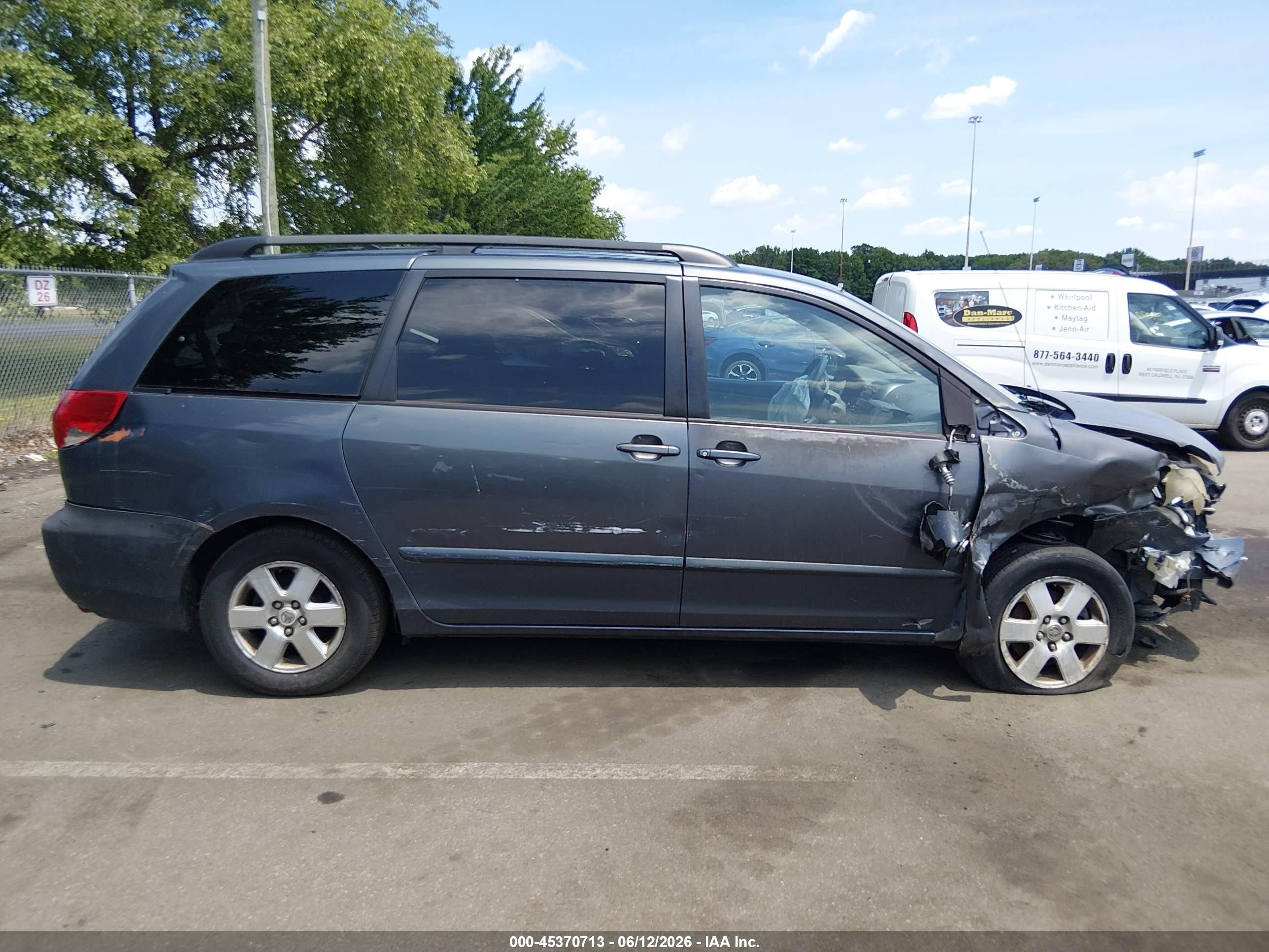 2007 Toyota Sienna Le Зеленый vin: 5TDZK23C27S021930