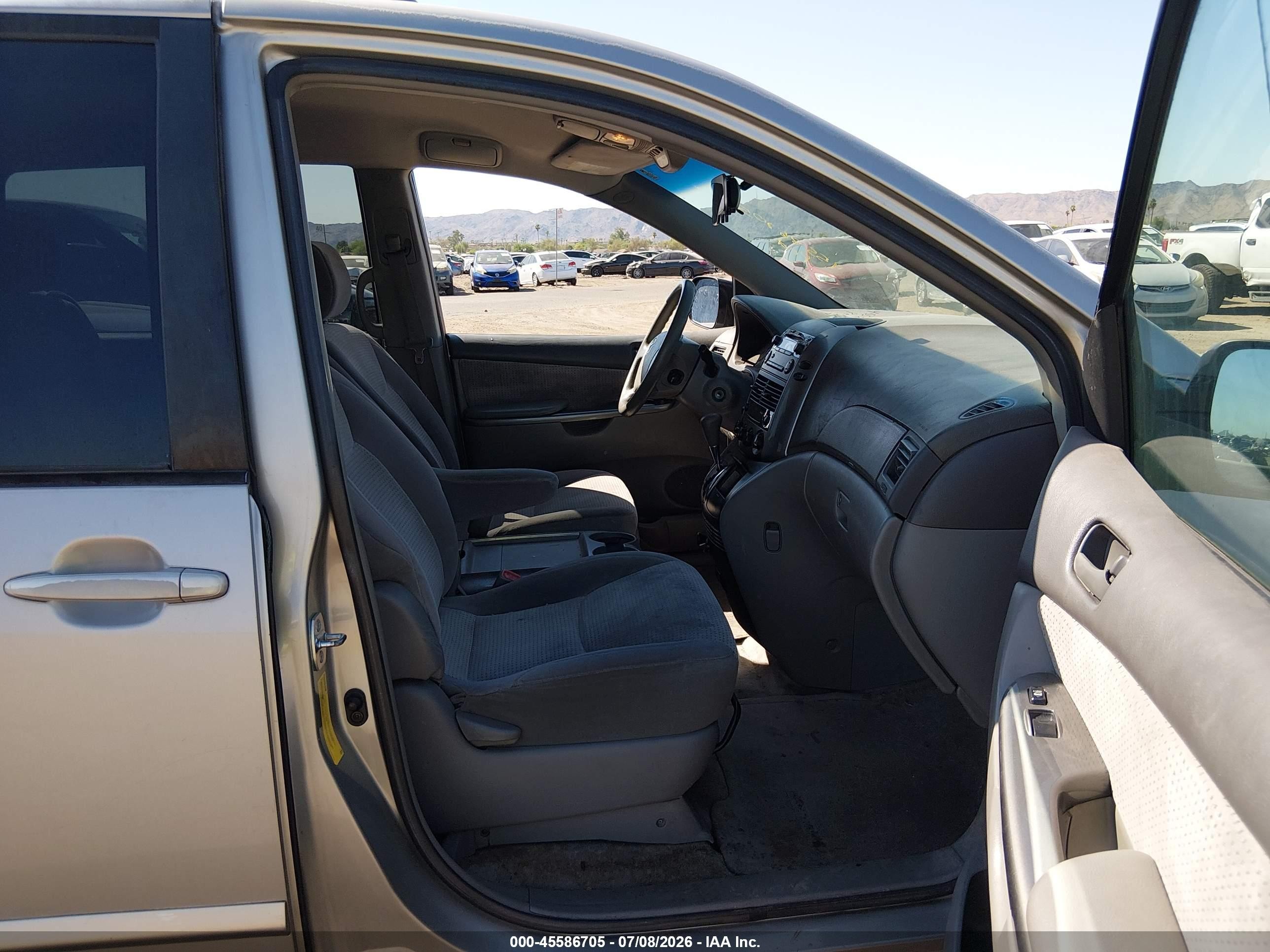 2007 Toyota Sienna Le Silver vin: 5TDZK23C27S043619
