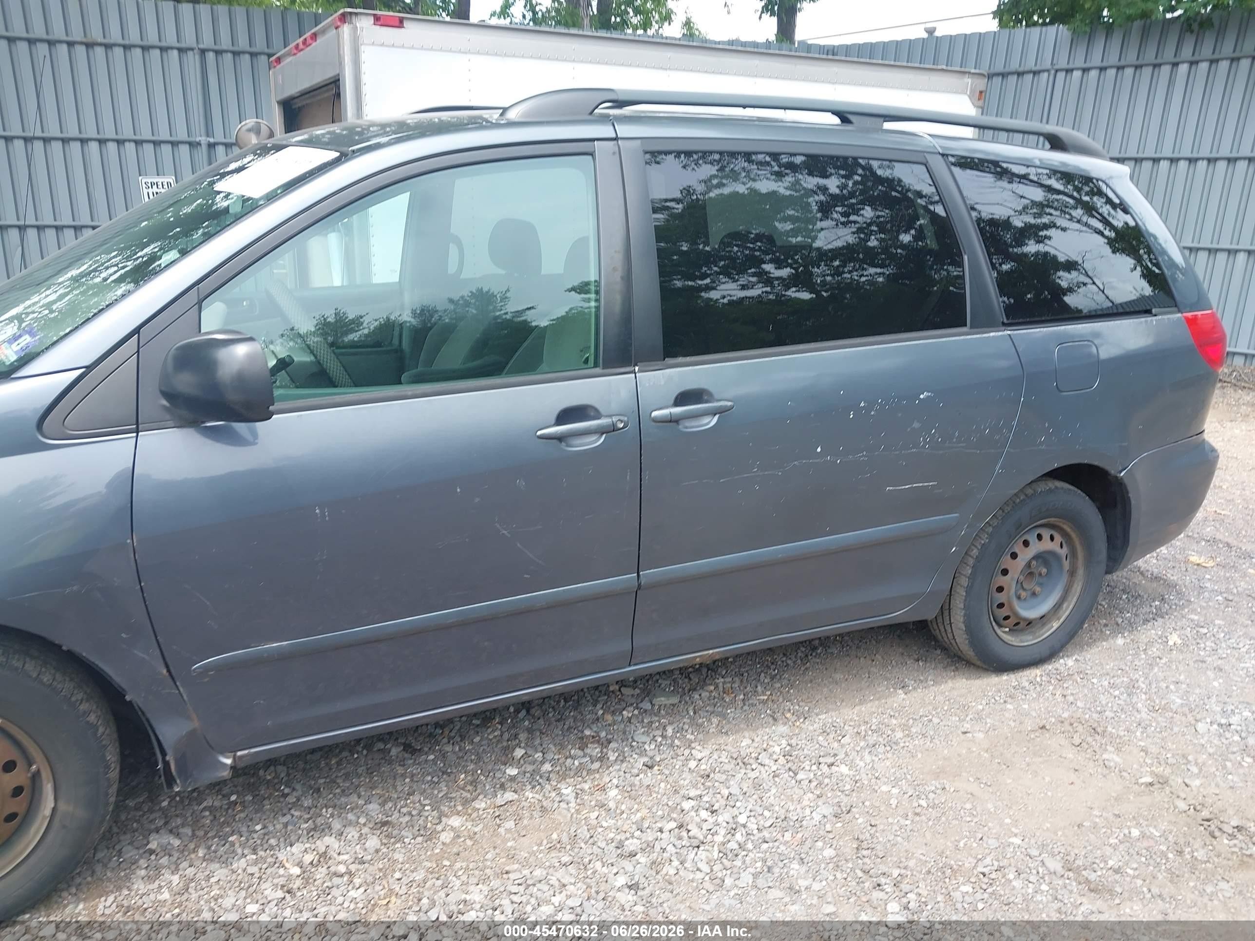 2007 Toyota Sienna Le Blue vin: 5TDZK23C27S076149