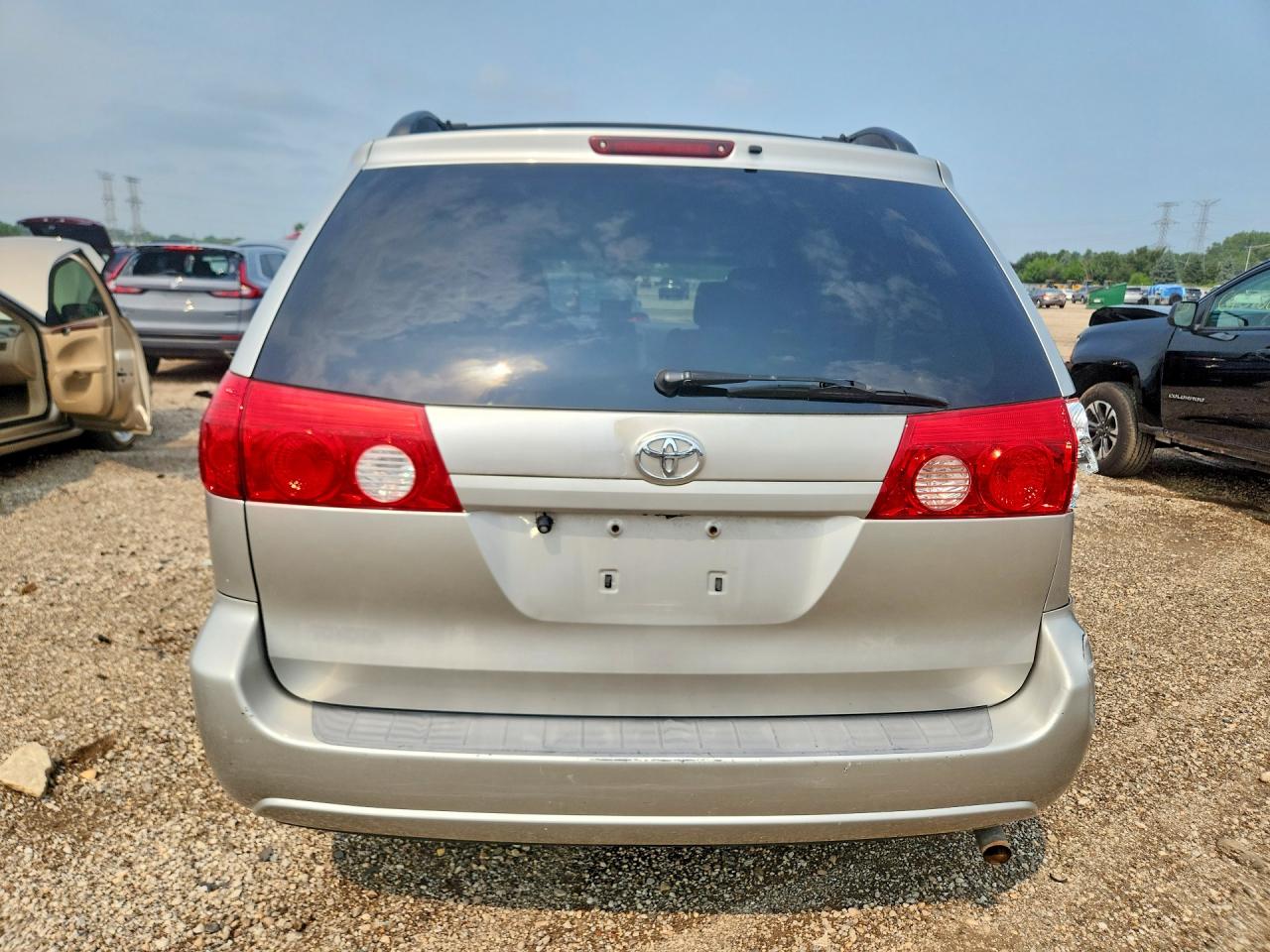2008 Toyota Sienna Le 7-passenger Silver vin: 5TDZK23C28S148081