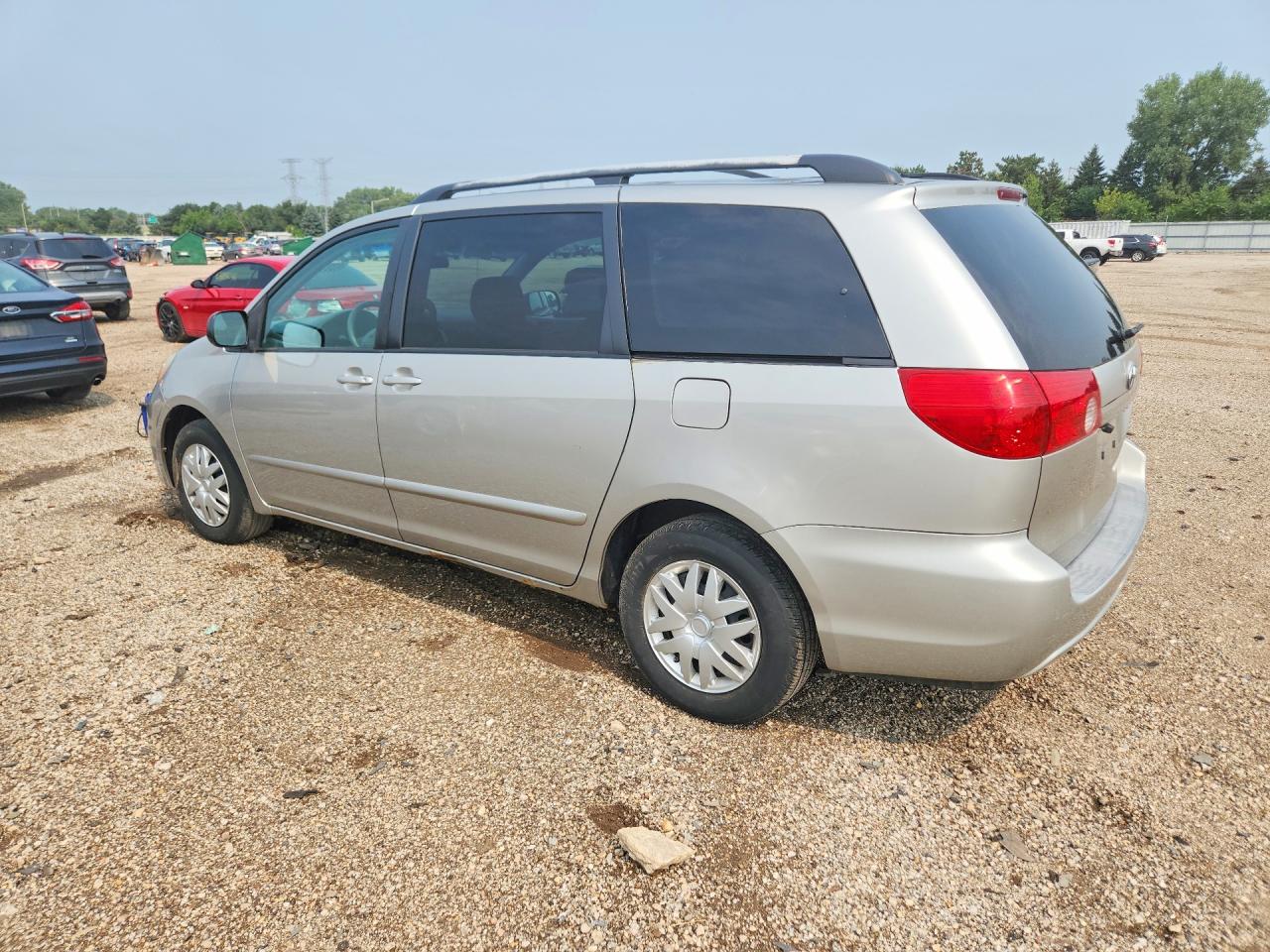 2008 Toyota Sienna Le 7-passenger Silver vin: 5TDZK23C28S148081