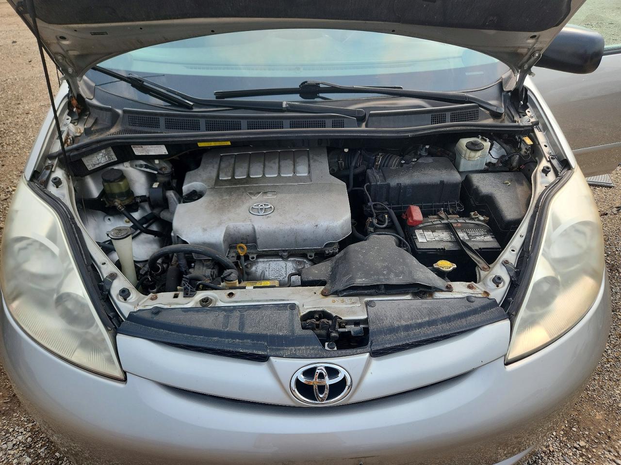 2008 Toyota Sienna Le 7-passenger Silver vin: 5TDZK23C28S148081