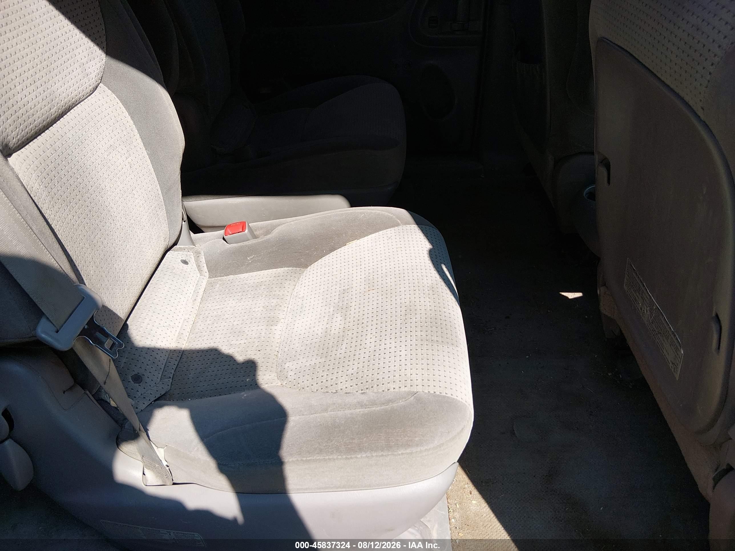2008 Toyota Sienna Le Gray vin: 5TDZK23C28S163969