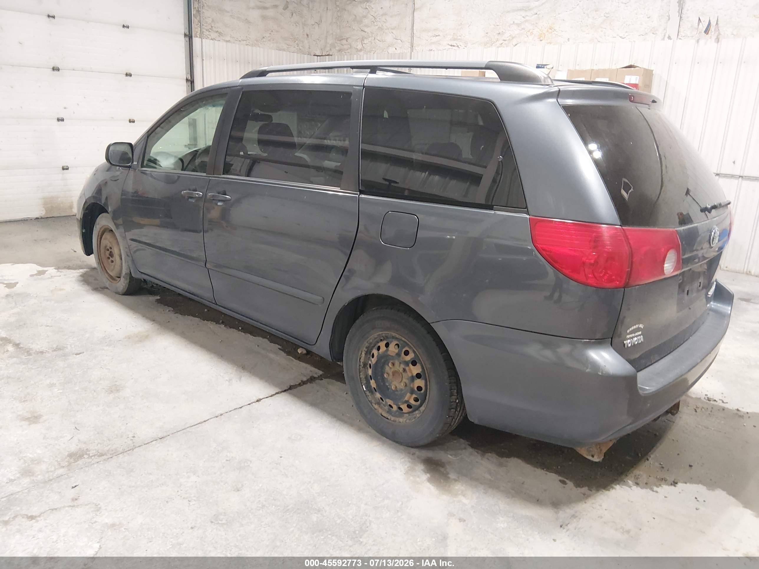 2008 Toyota Sienna Le Blue vin: 5TDZK23C28S166063