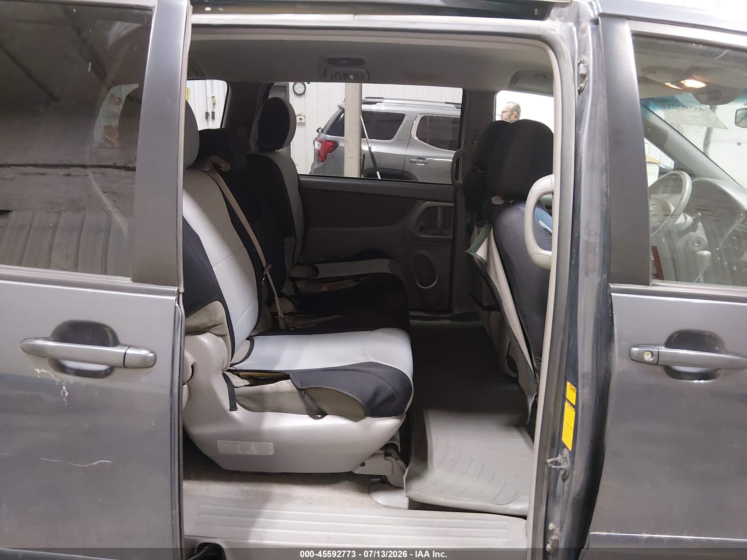 2008 Toyota Sienna Le Blue vin: 5TDZK23C28S166063