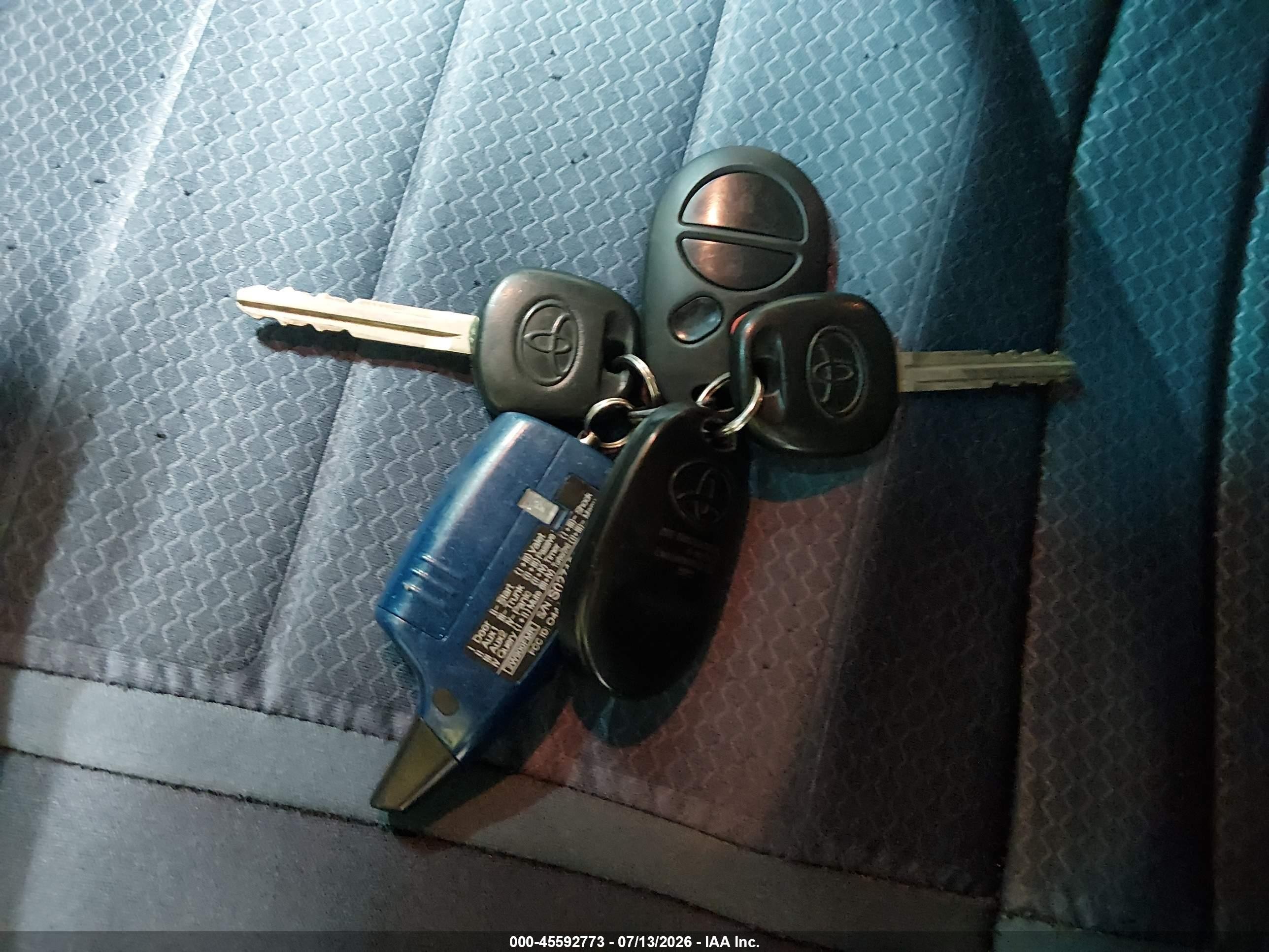 2008 Toyota Sienna Le Blue vin: 5TDZK23C28S166063