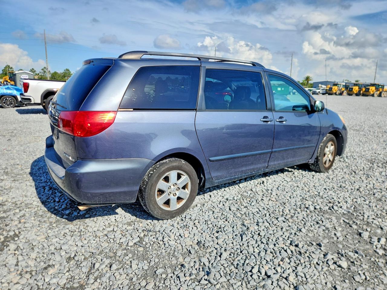 2008 Toyota Sienna Le 8-passenger Blue vin: 5TDZK23C28S173546