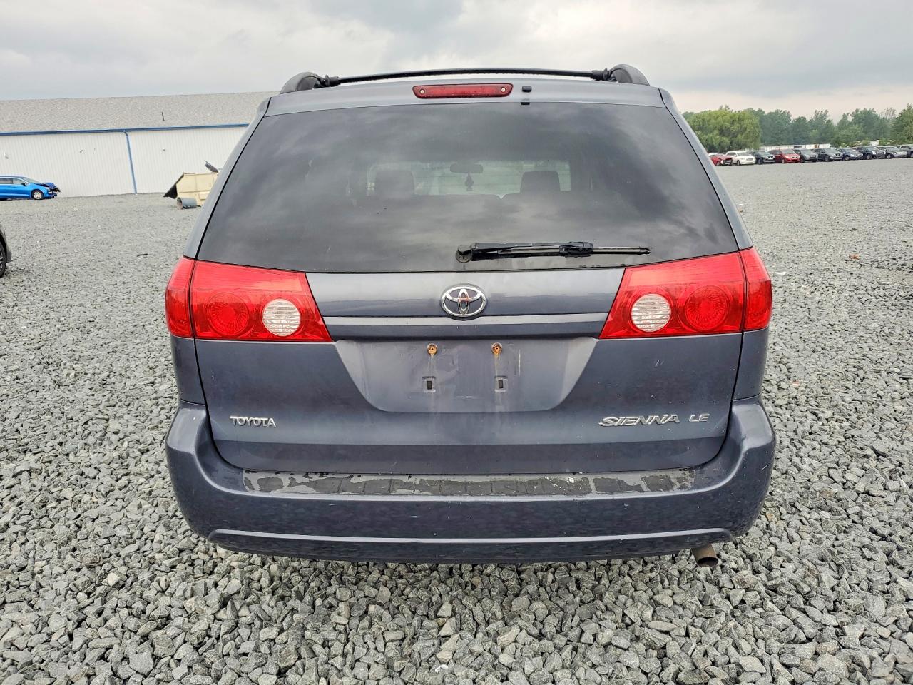 2008 Toyota Sienna Le 7-passenger Blue vin: 5TDZK23C28S188211